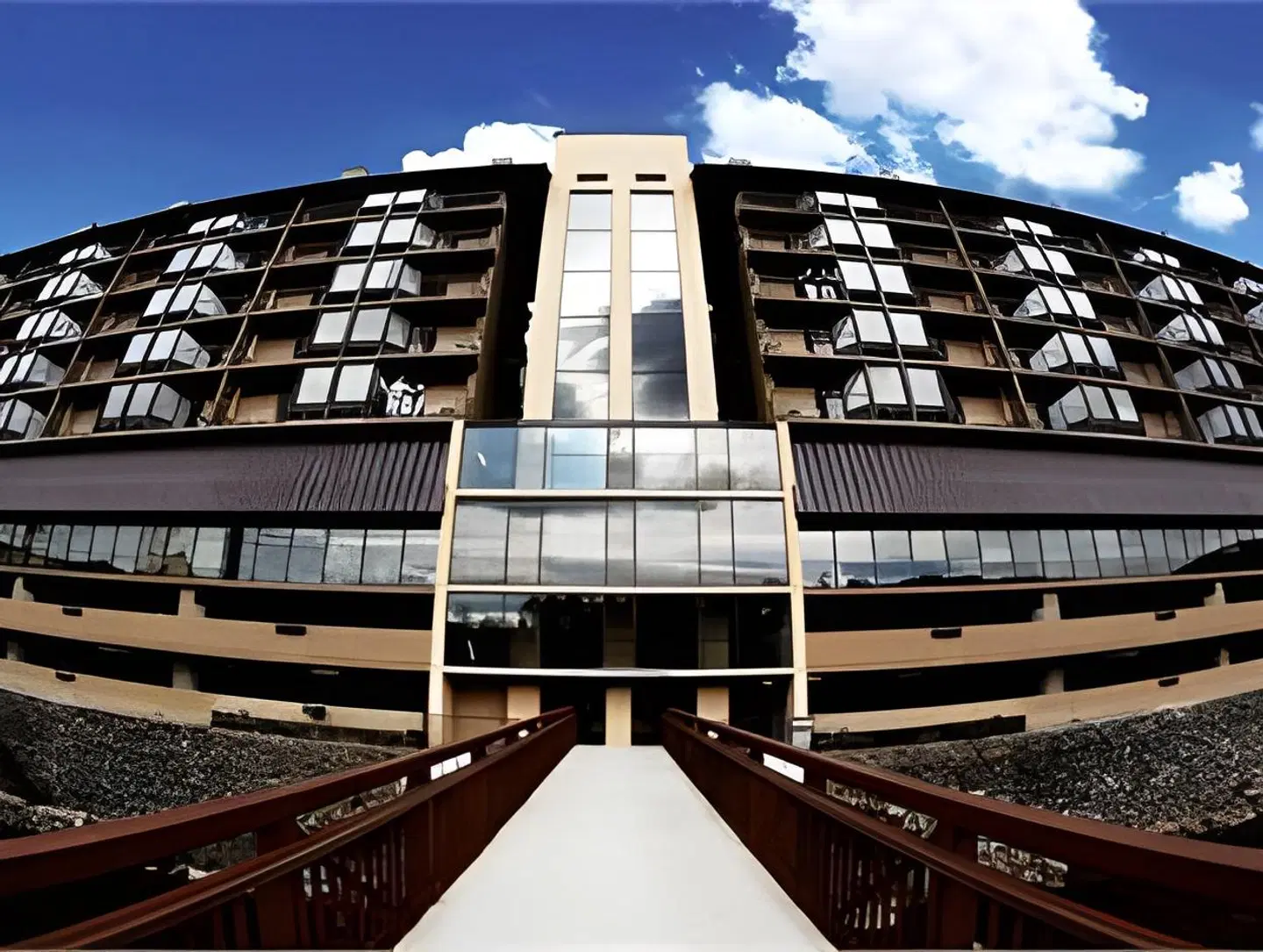 Edgewater Hotel and Conference Center EXTERIOR