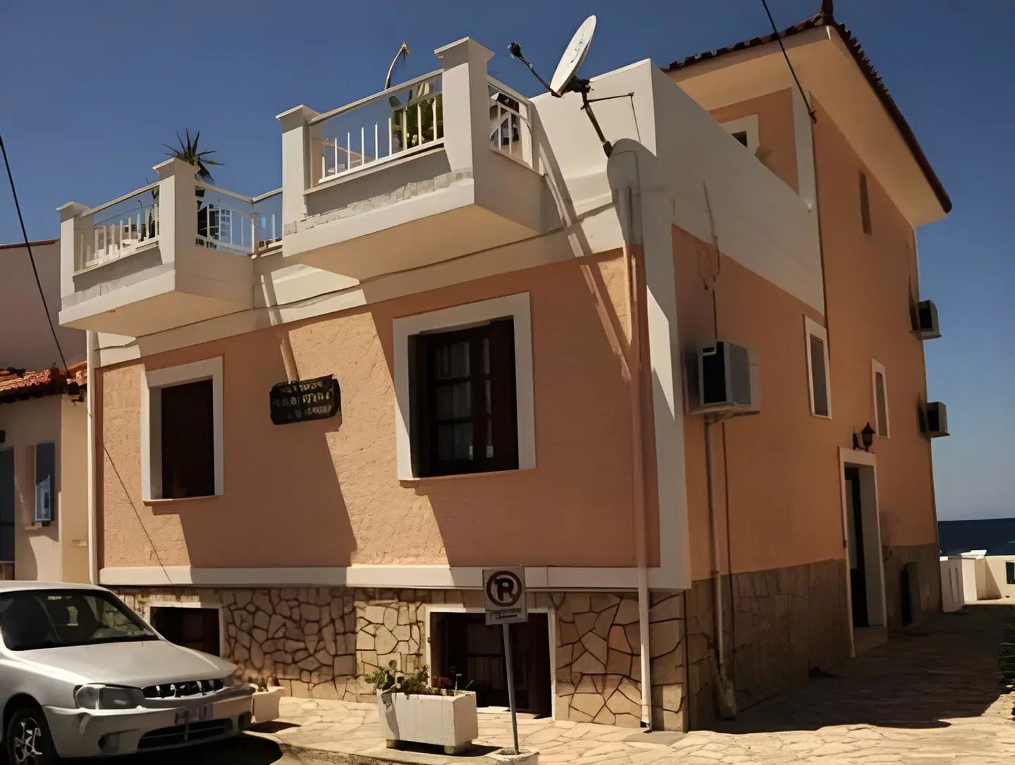 Christina Pansion EXTERIOR