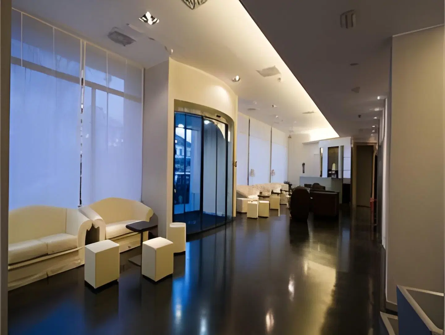 Cavour LOUNGE_LOBBY