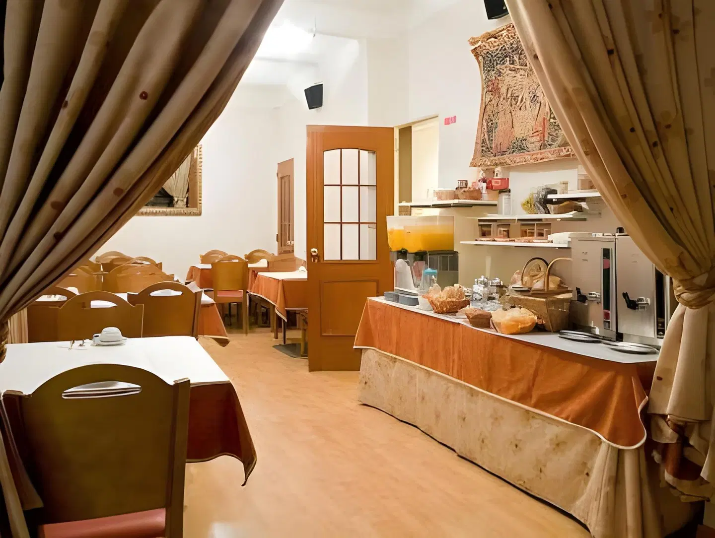 Residencial Dublin Restaurant