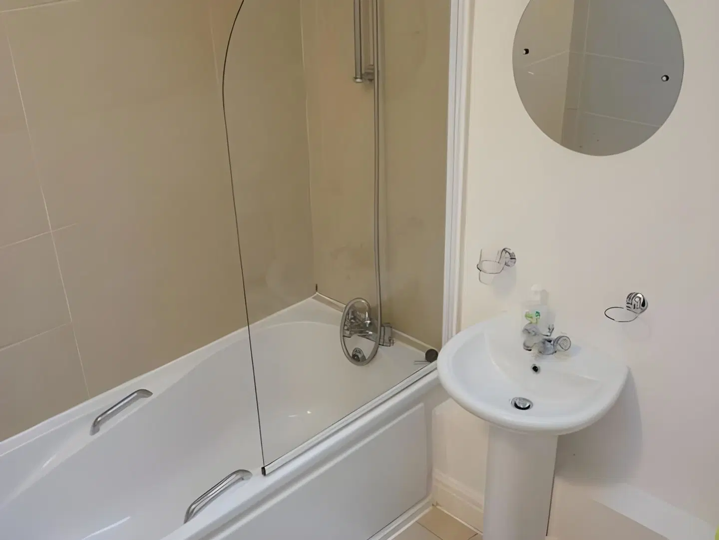 Parnell Apartments Badezimmer