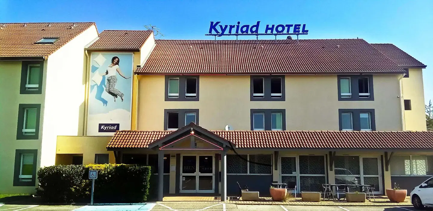 Kyriad Lyon Est - Saint Bonnet De Mure EXTERIOR