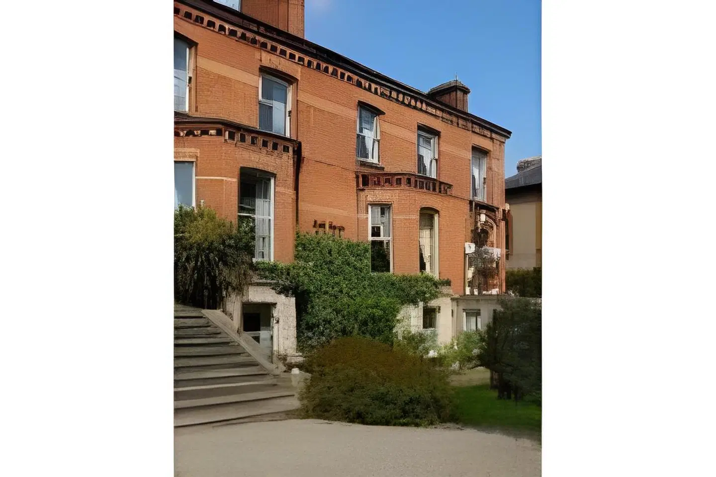 Ariel House EXTERIOR