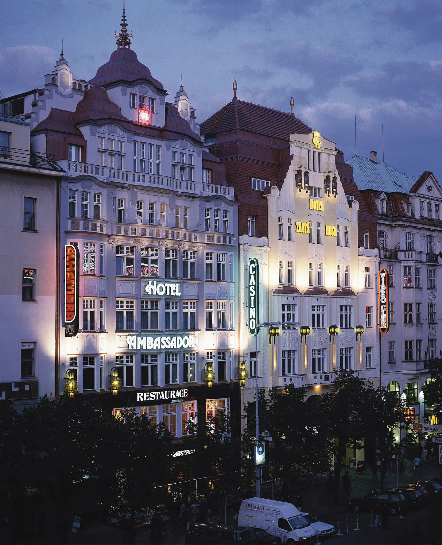 Ambassador Zlata Husa EXTERIOR