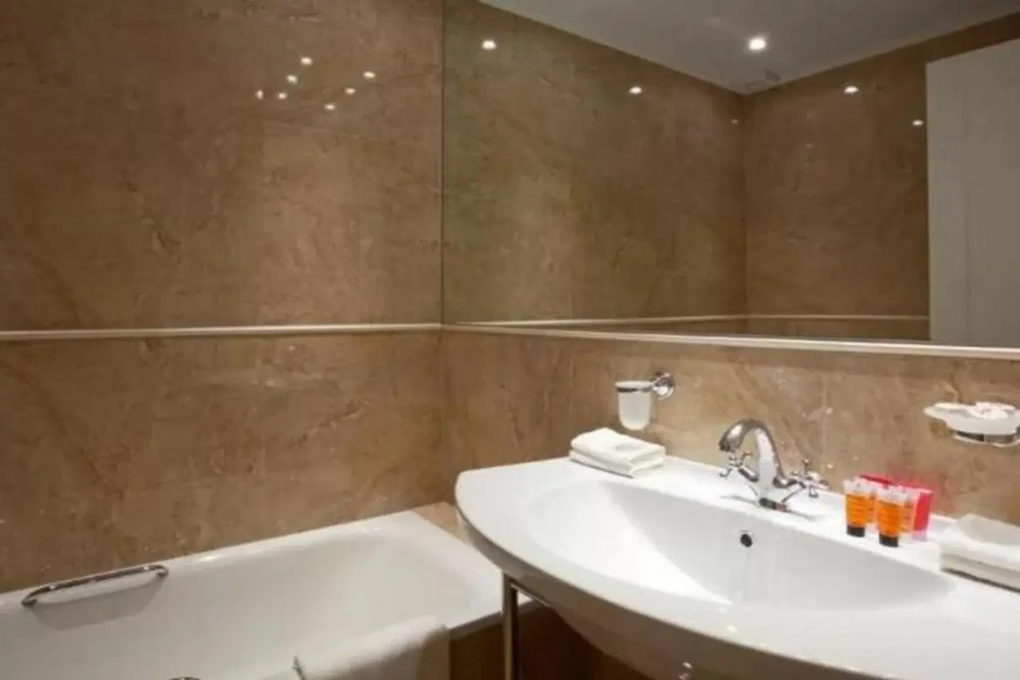 Kouneni Apartments Badezimmer