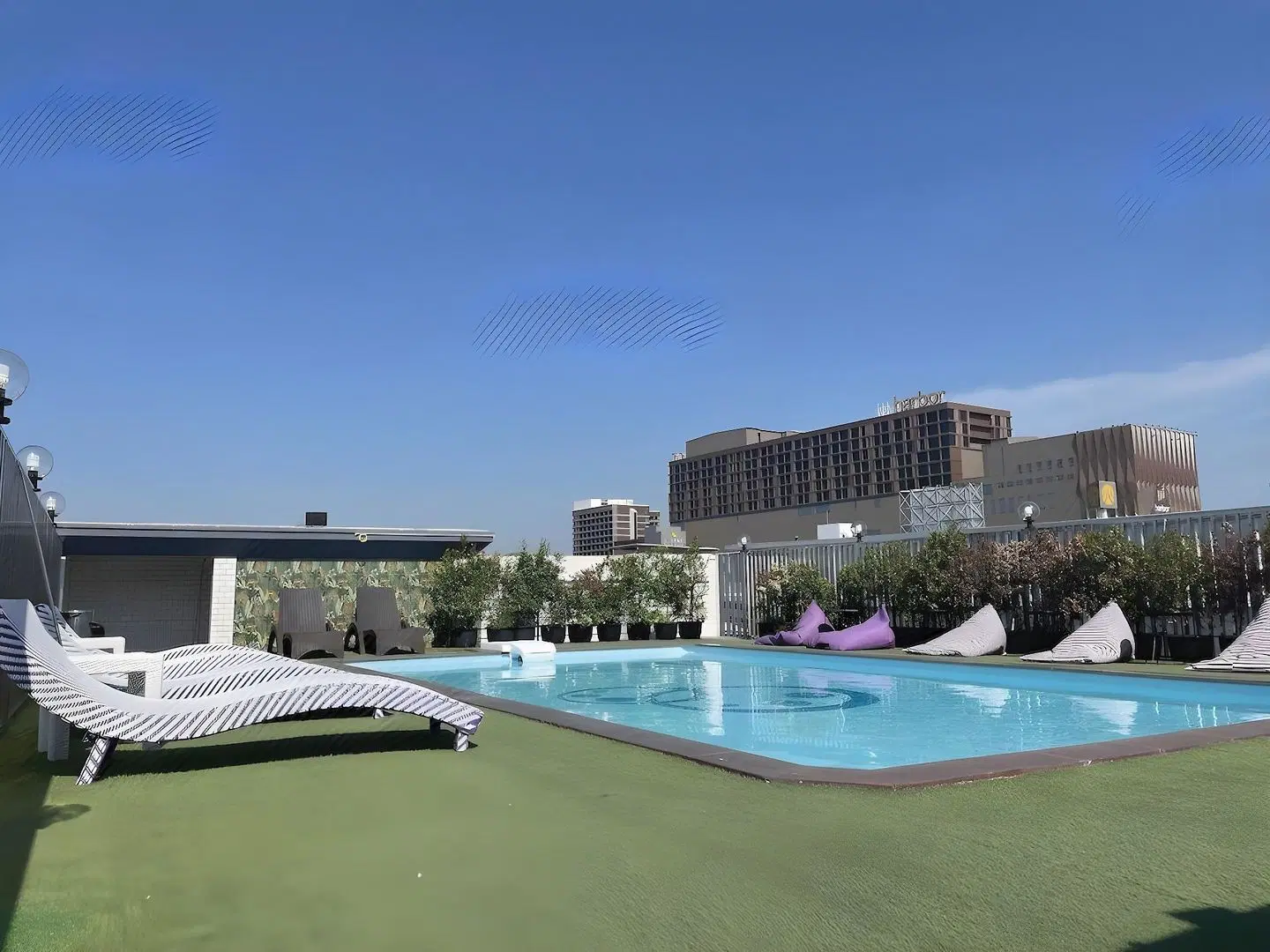 Embryo Hotel OUTDOOR_POOL
