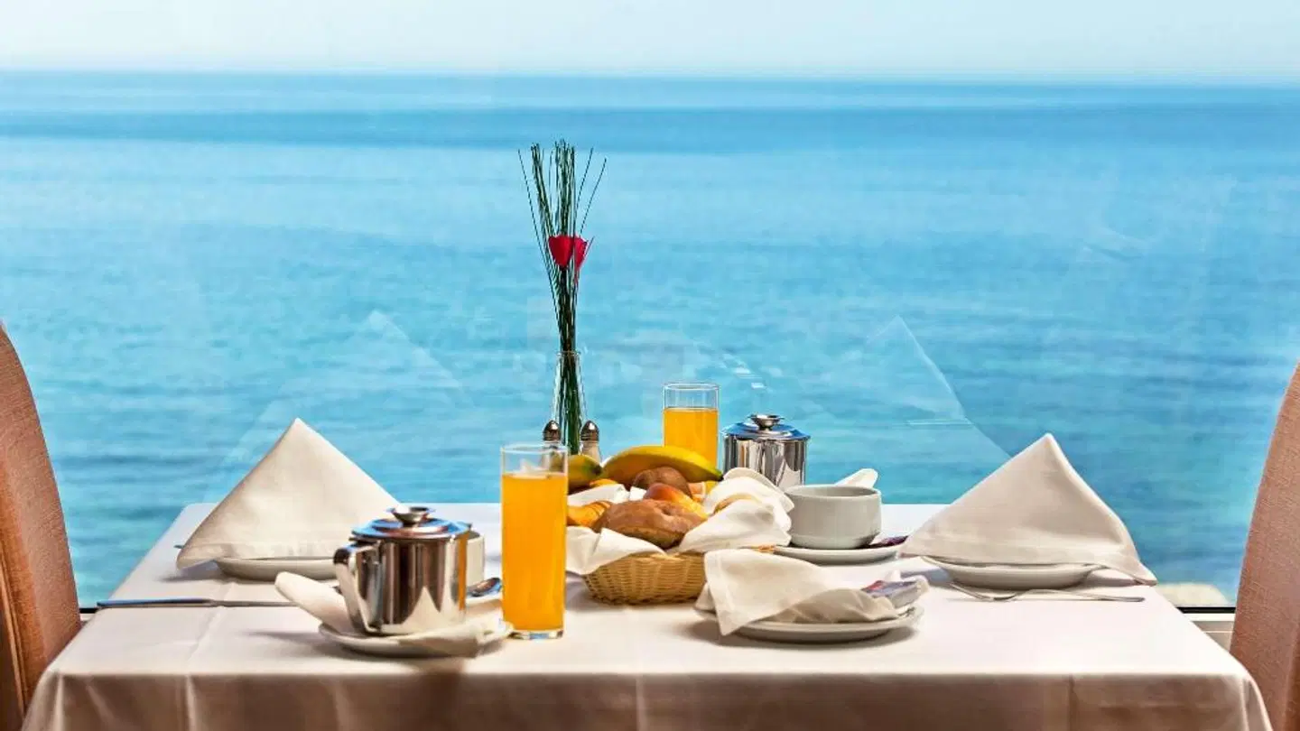 Carcavelos Beach Hotel Restaurant