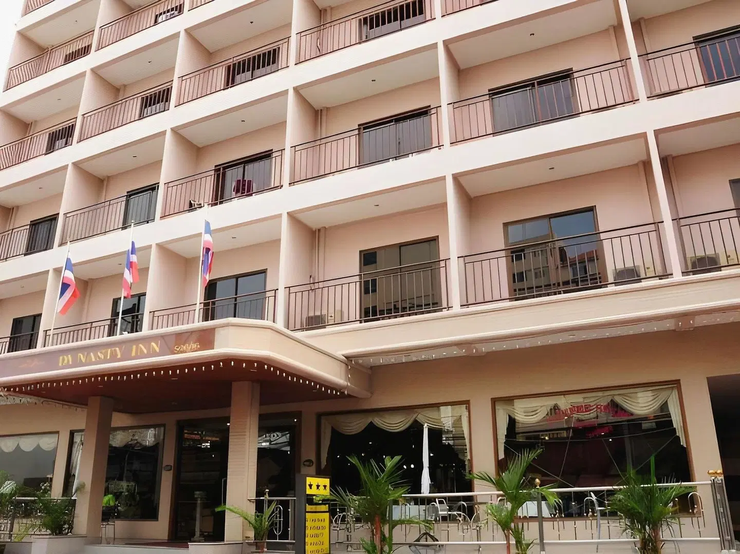 Dynasty Inn Pattaya EXTERIOR