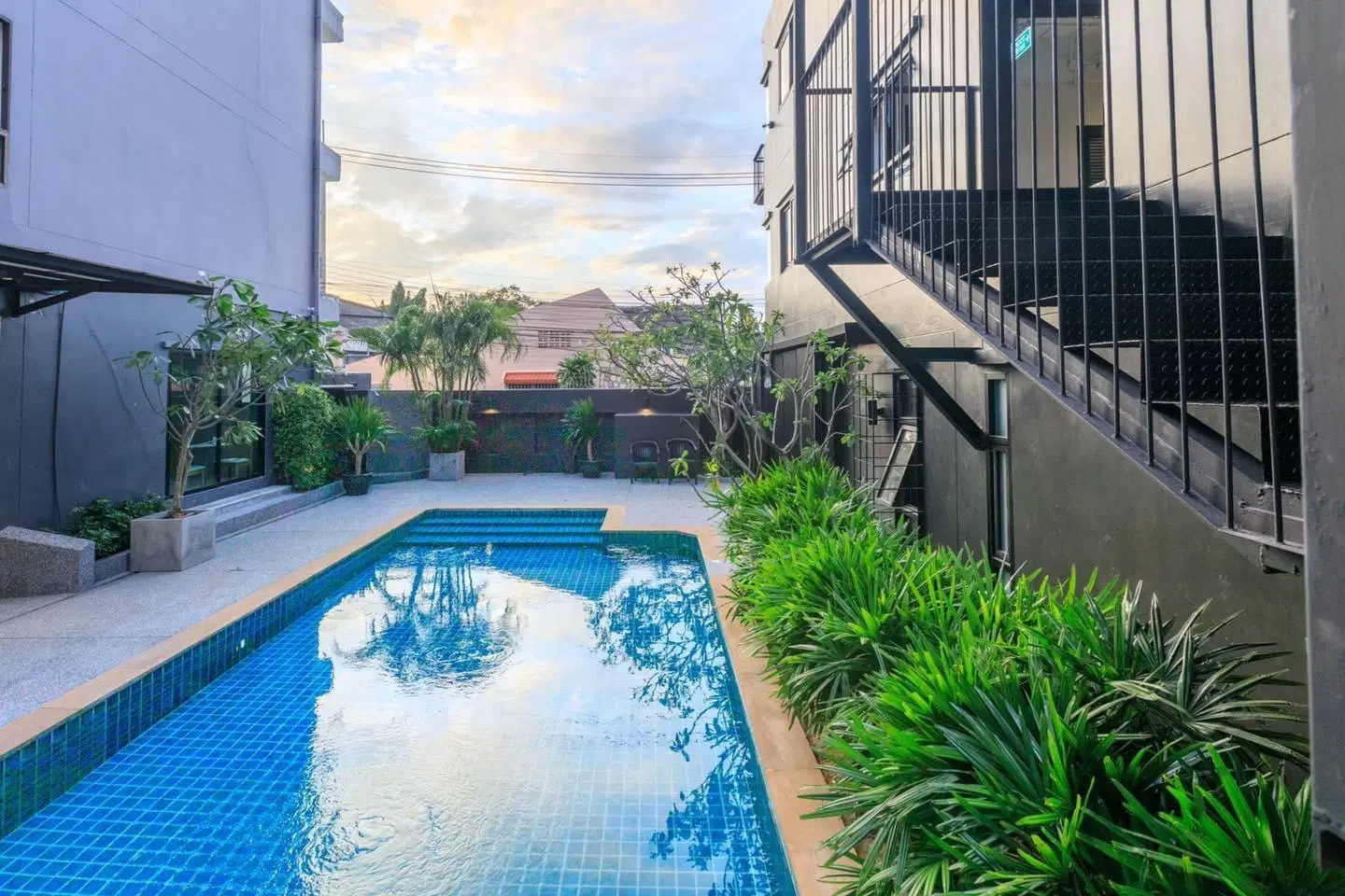 Prima House Pattaya OUTDOOR_POOL
