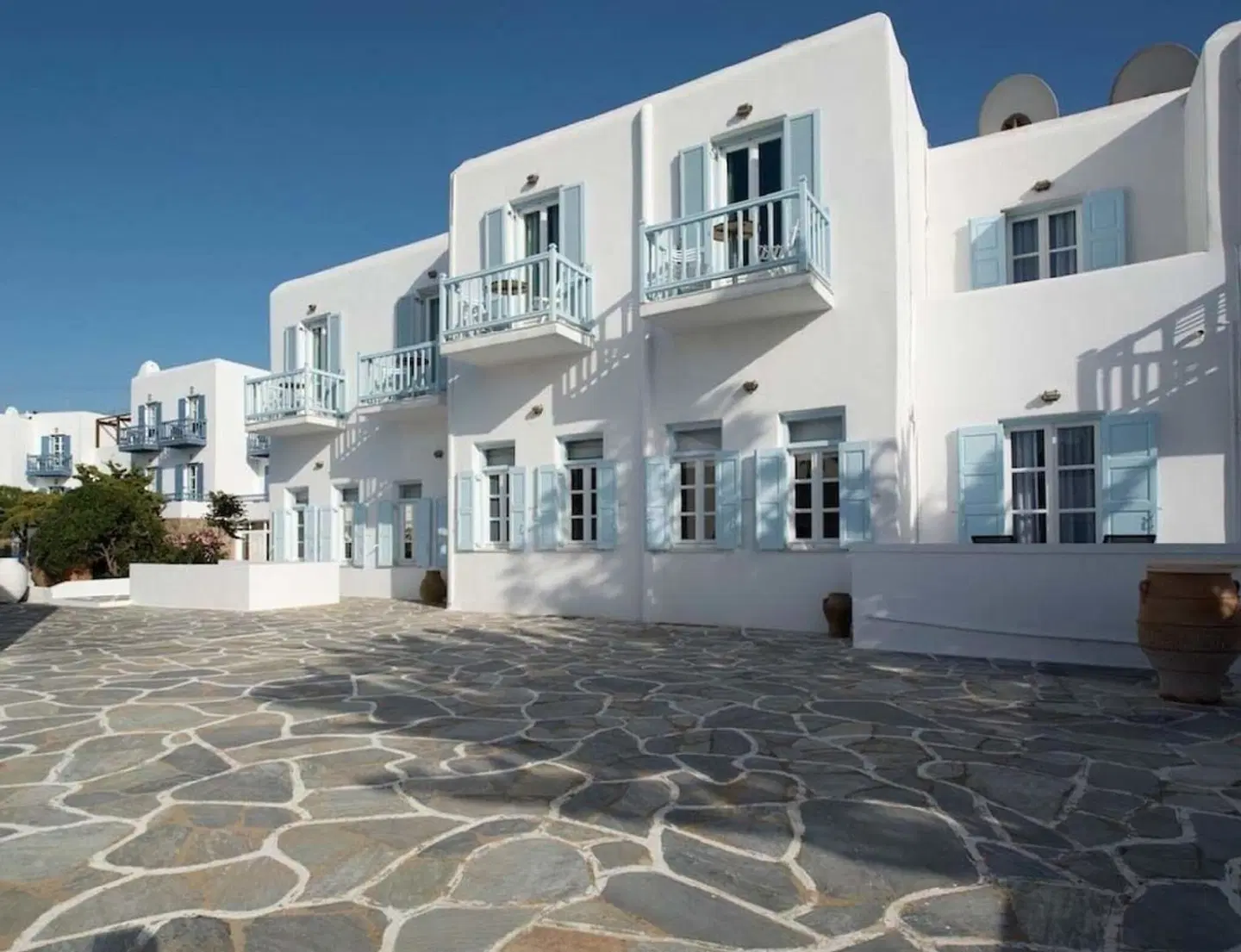 Poseidon Hotel Suites EXTERIOR