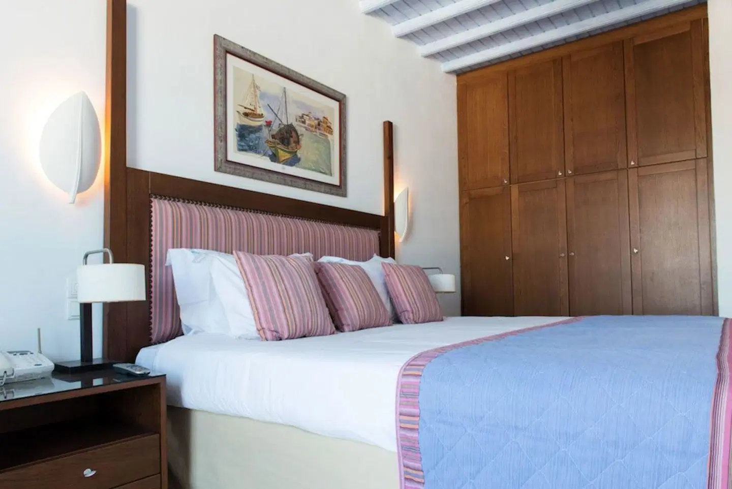 Poseidon Hotel Suites ROOM_EXAMPLE