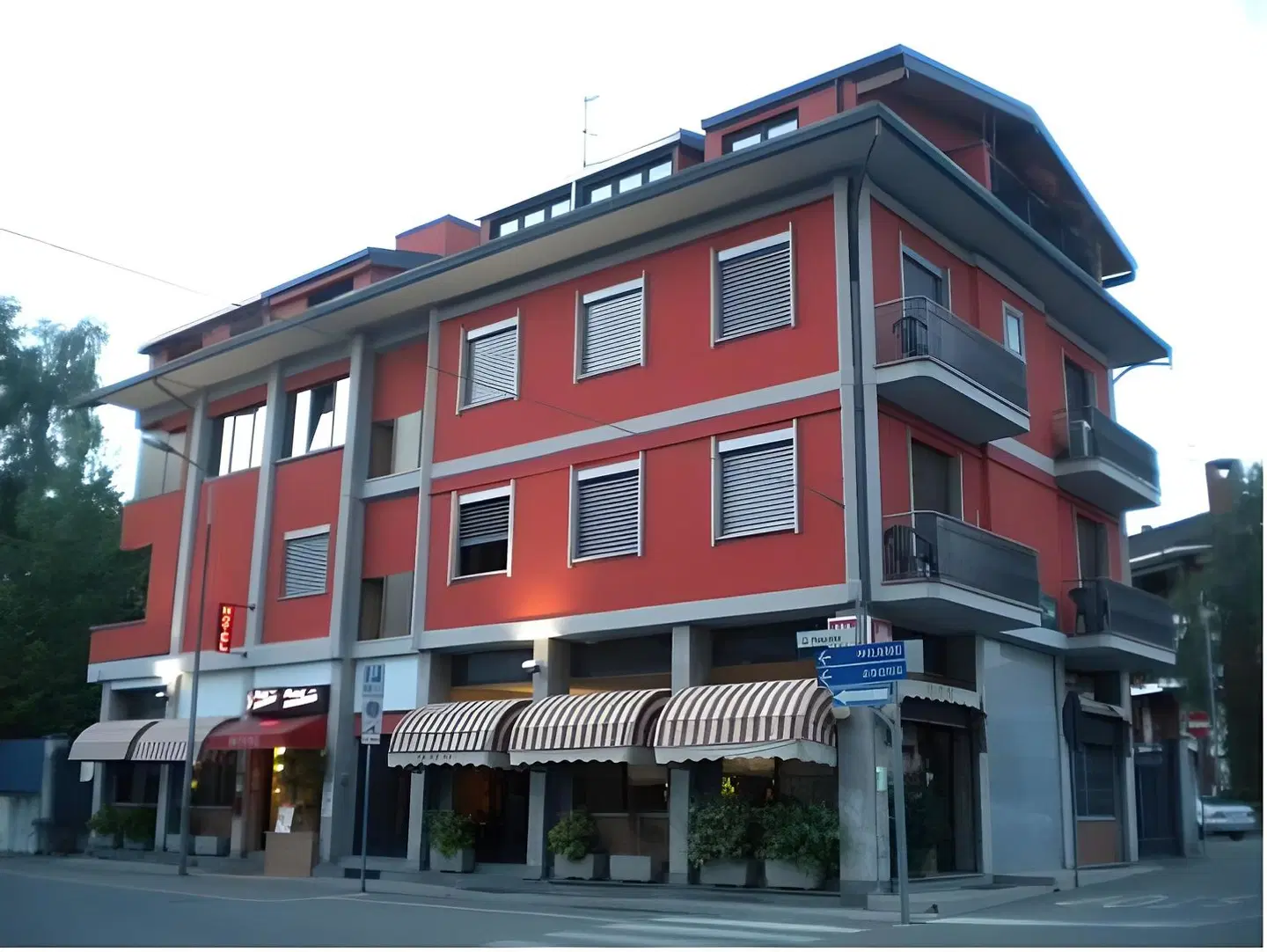 Rinaldo EXTERIOR