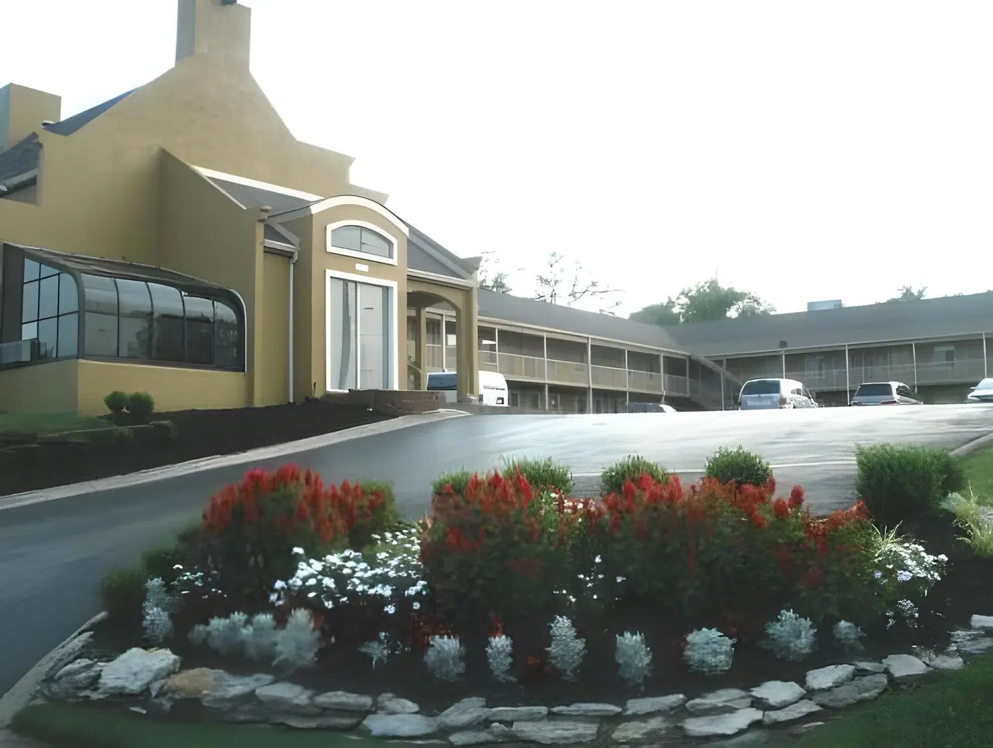 Quarters Inn & Suites EXTERIOR