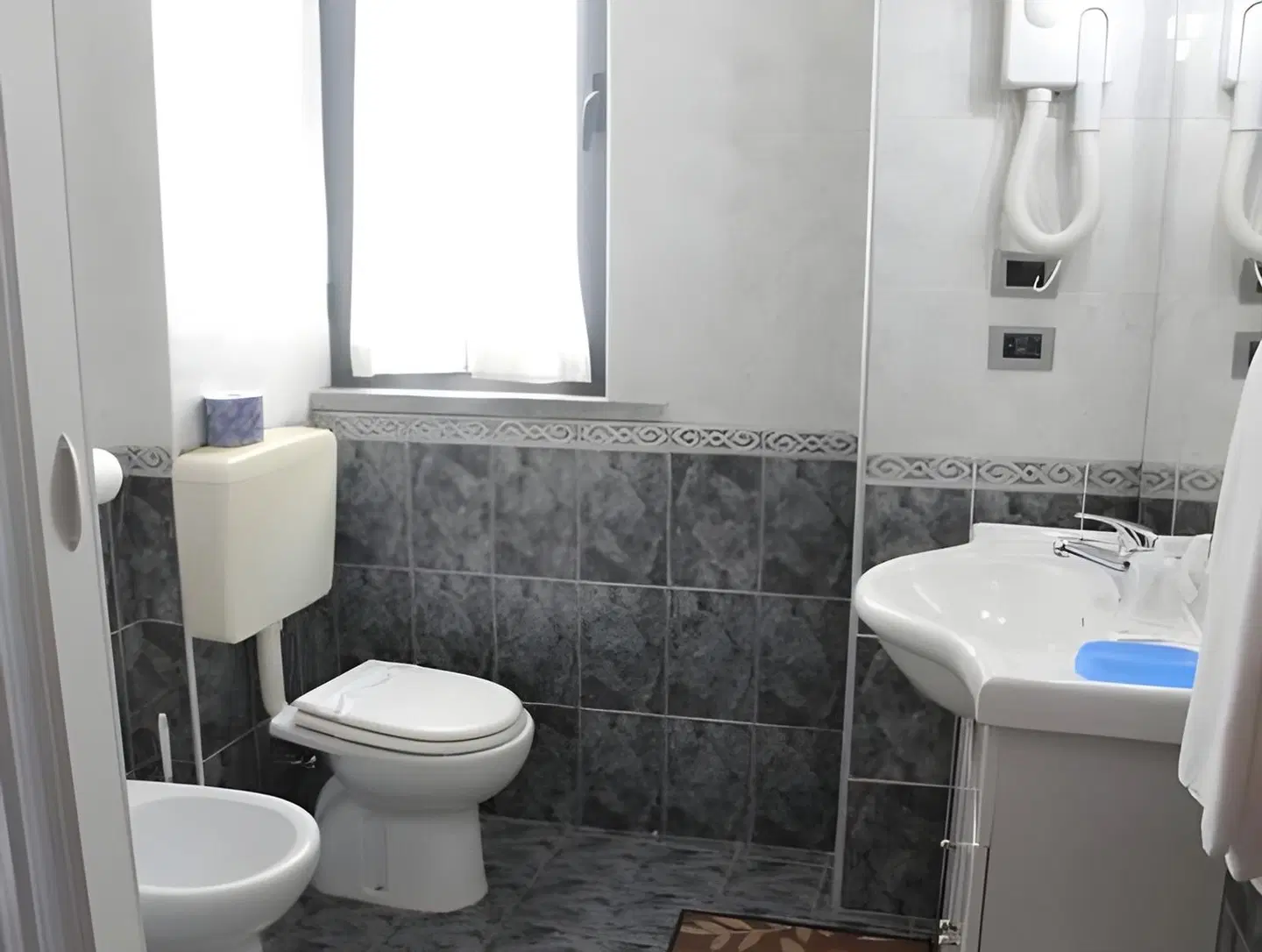 Cavour Resort Badezimmer
