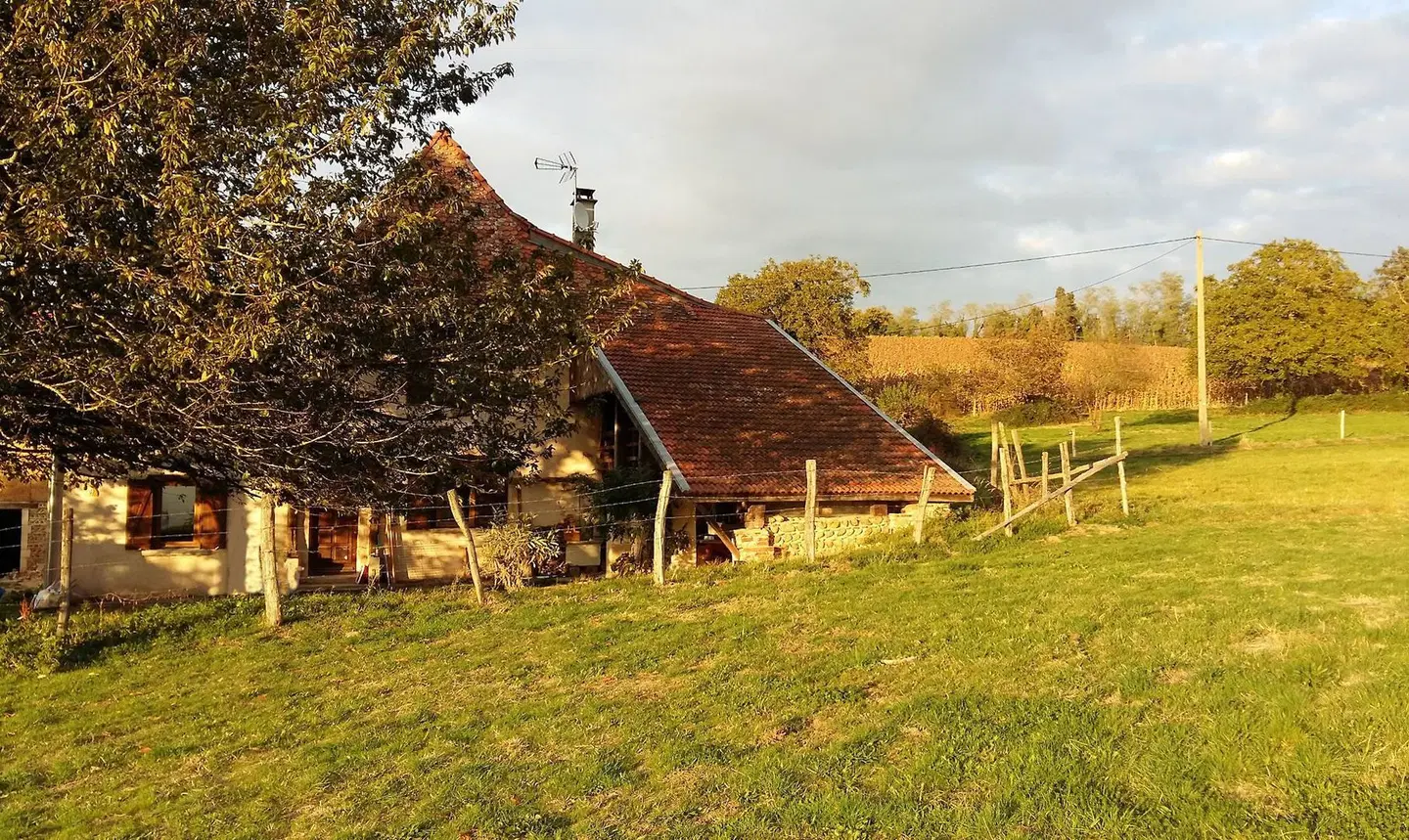Au Dessus de Parady Tiere