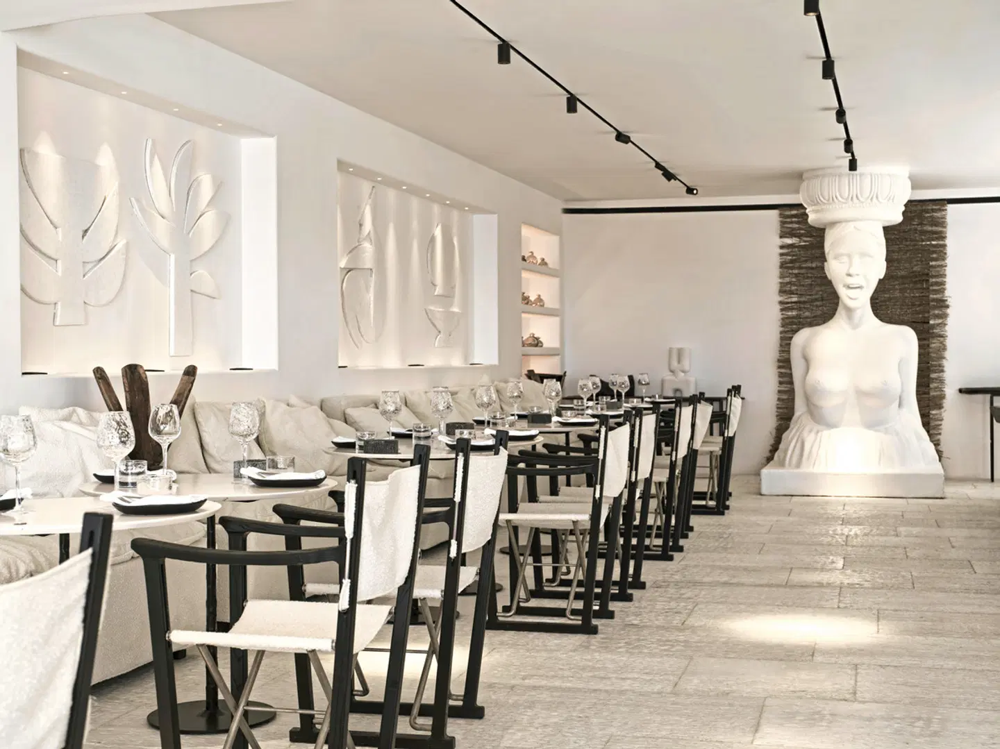 Myconian O Bar
