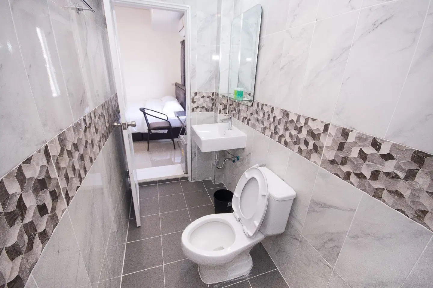 Nina Guesthouse Badezimmer