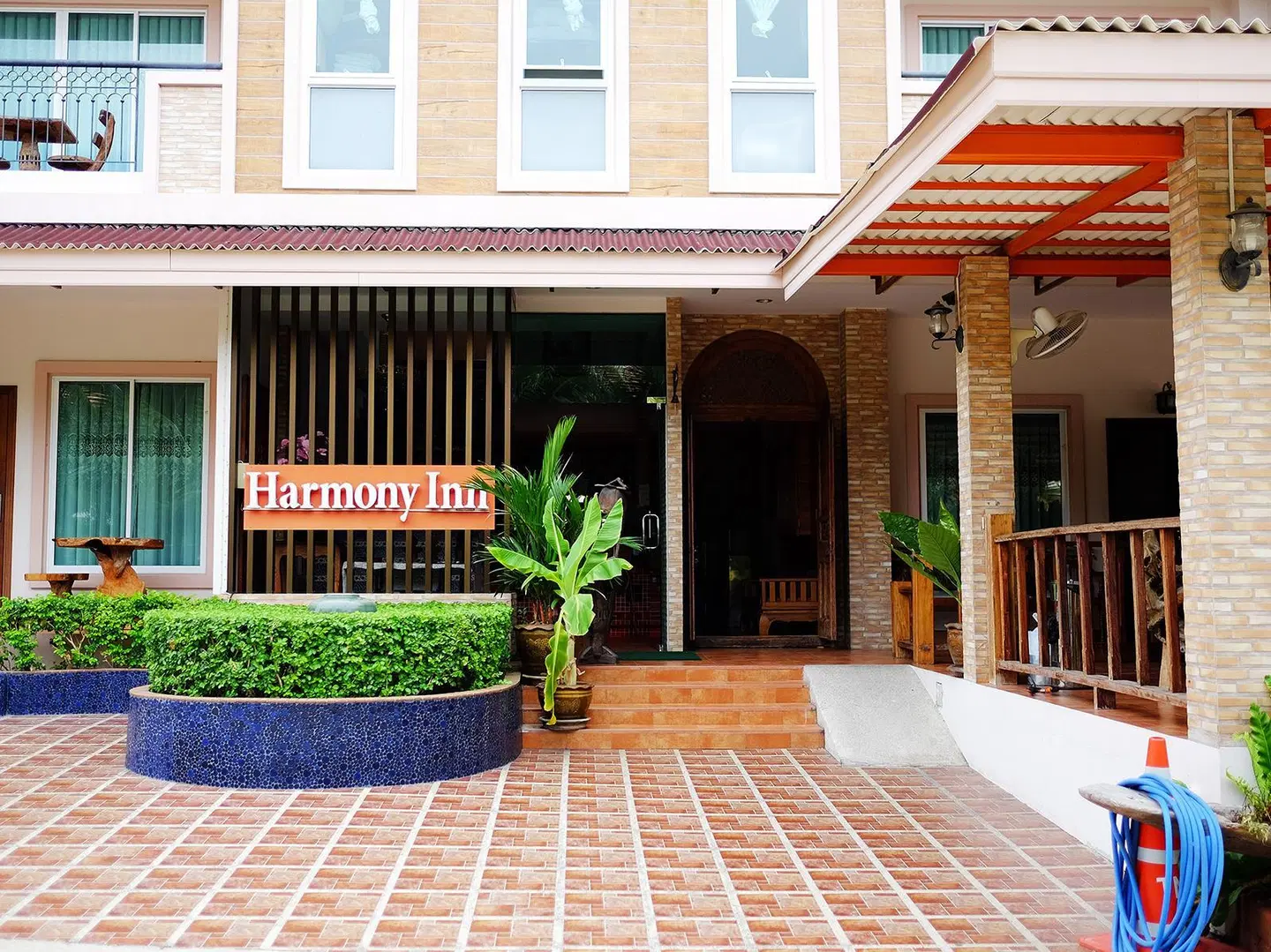 Harmony Inn EXTERIOR