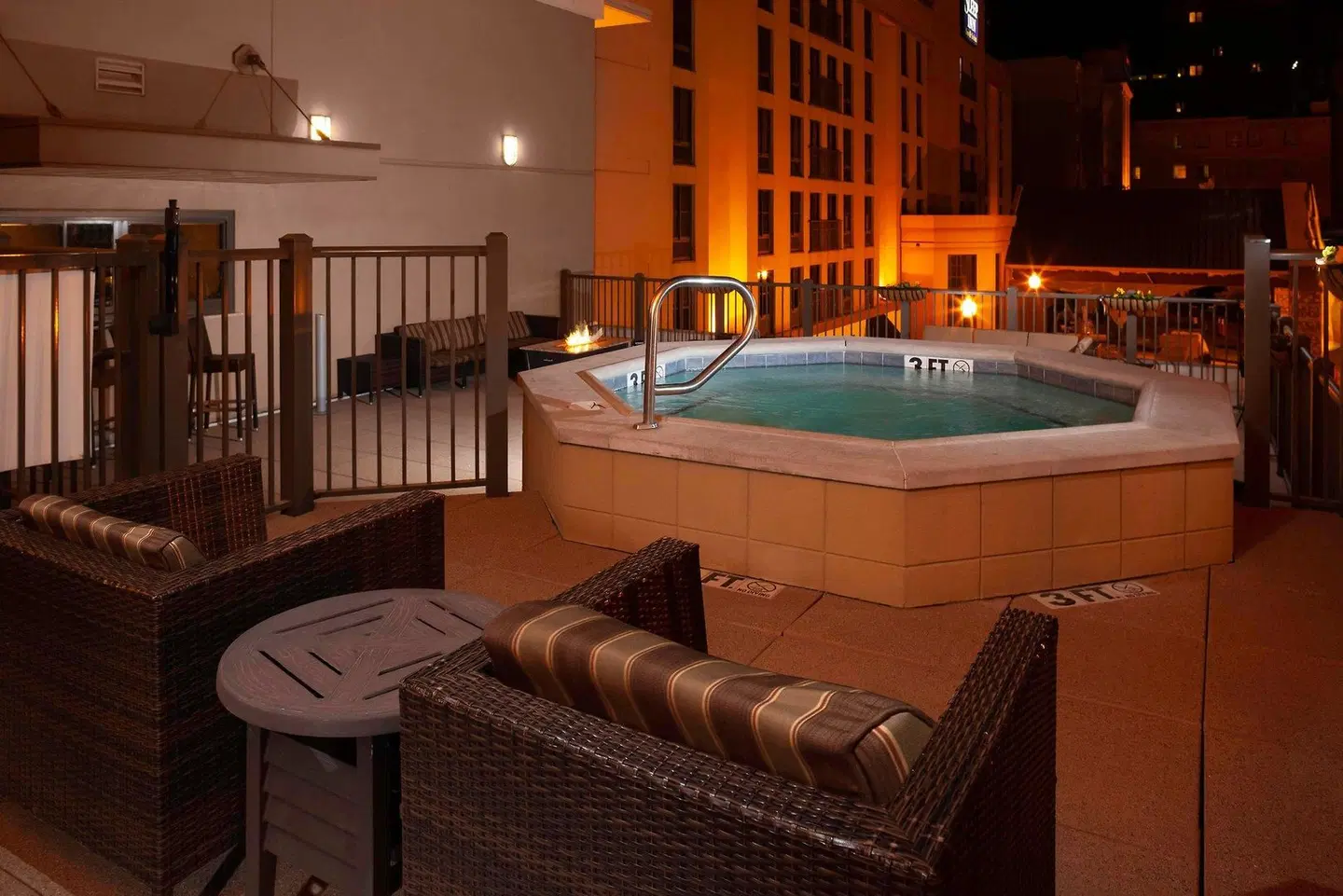 Courtyard by Marriott Memphis Downtown SPORTS_AND_LEISURE