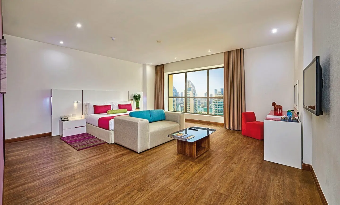 Ramada Hotel & Suites by Wyndham Dubai JBR ROOM_EXAMPLE