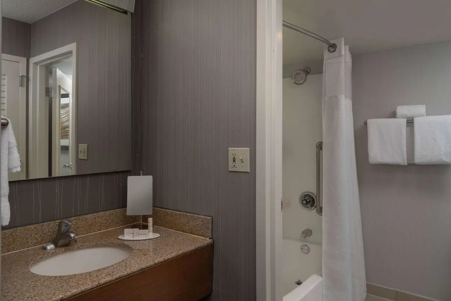 Sonesta Select Chattanooga Hamilton Place Badezimmer