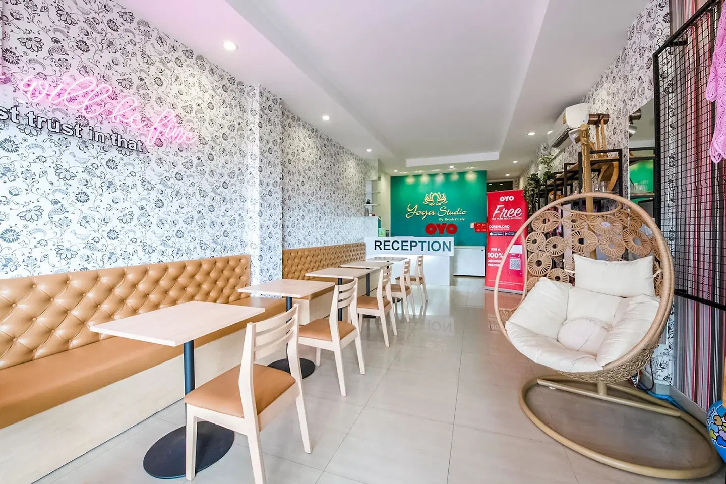 OYO 281 The Reader Cafe and Room Restaurant