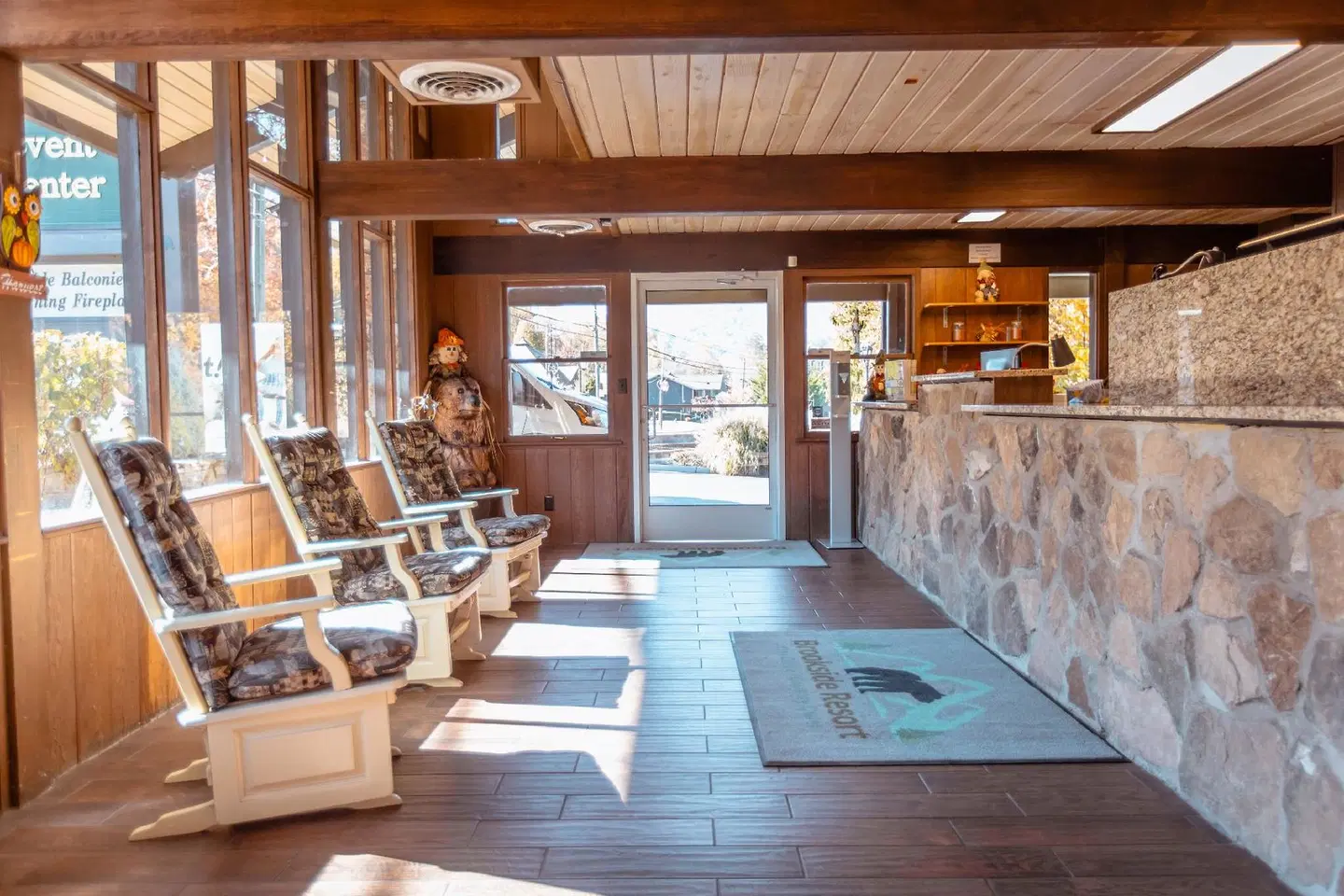 The Brookside Resort By FairBridge Bar
