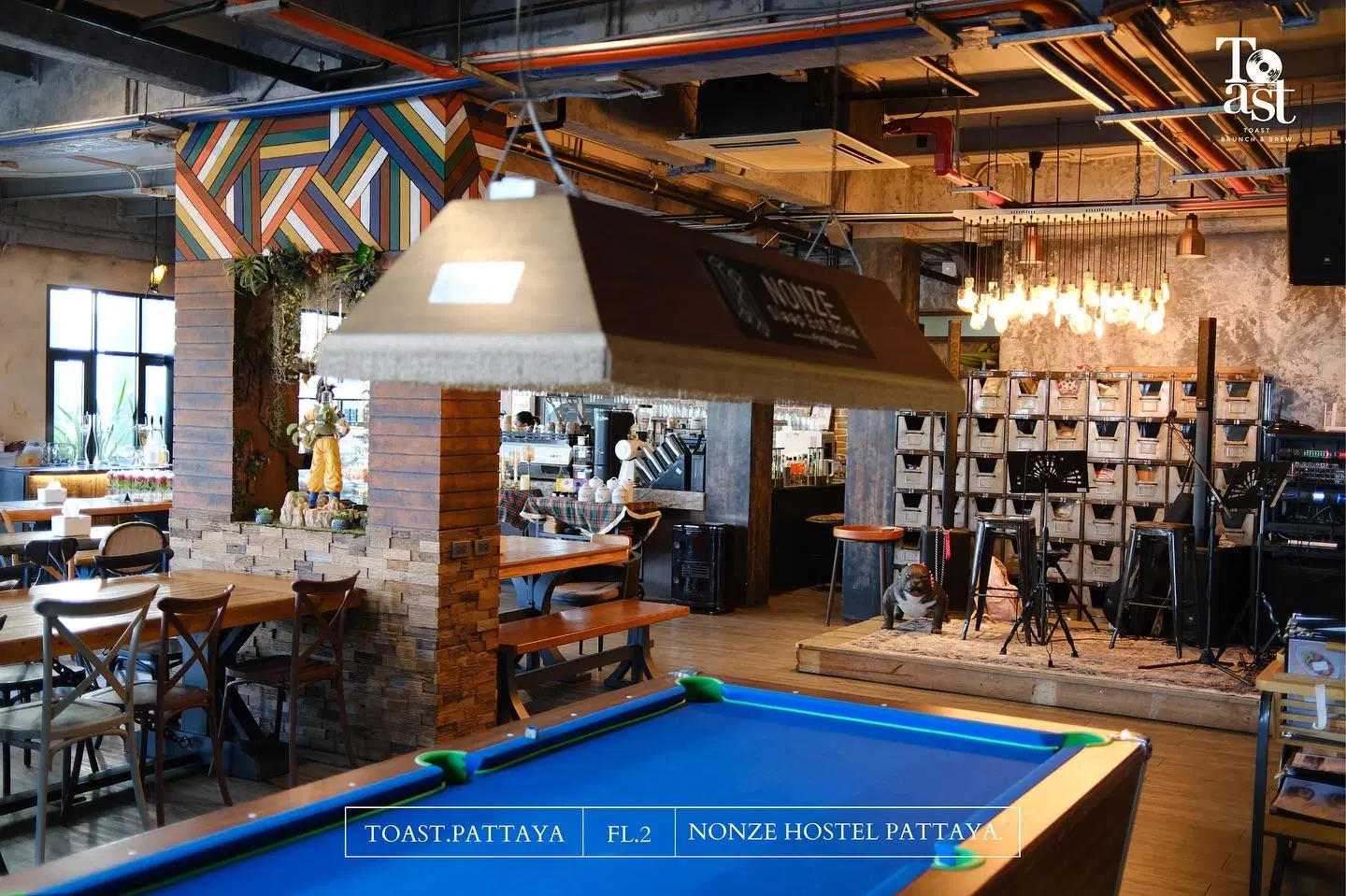 Nonze Hostel Bar