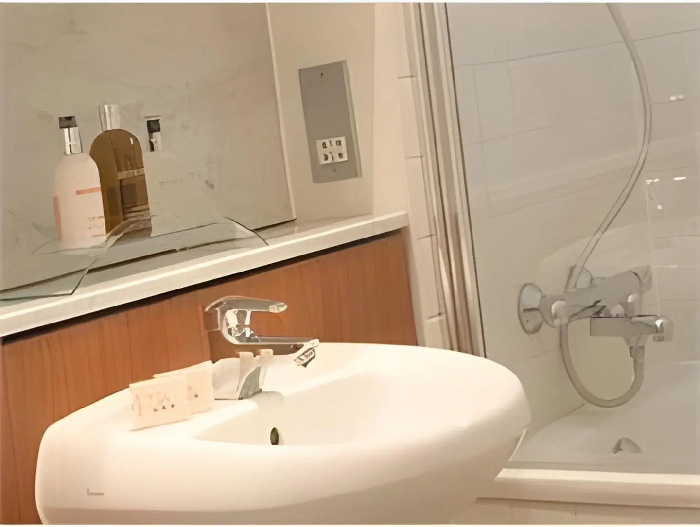Premier Suites Dublin Sandyford Badezimmer