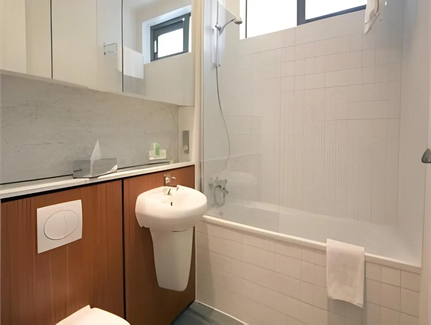 Premier Suites Dublin Sandyford Badezimmer