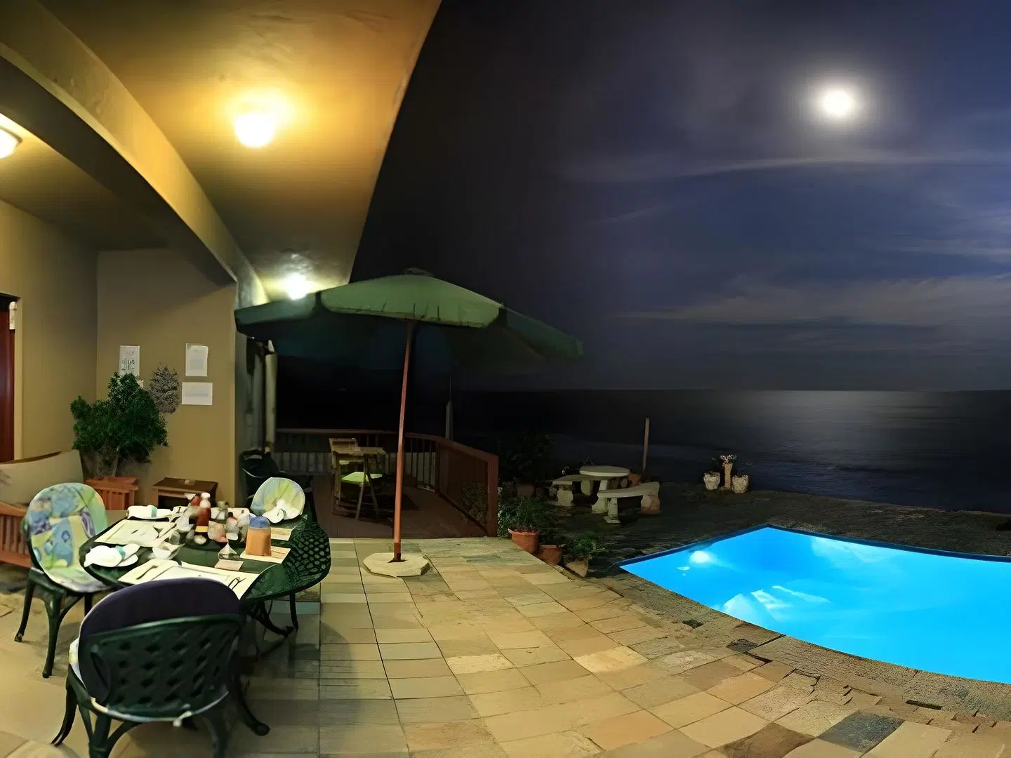All Seasons B&B Hallenbad