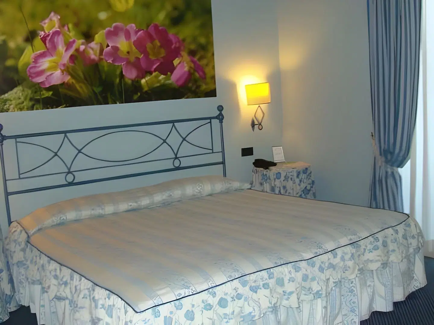 Green Hotel ROOM_EXAMPLE