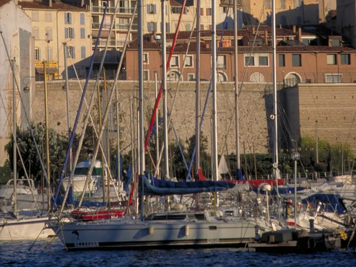 ibis Styles Marseille Vieux Port EXTERIOR