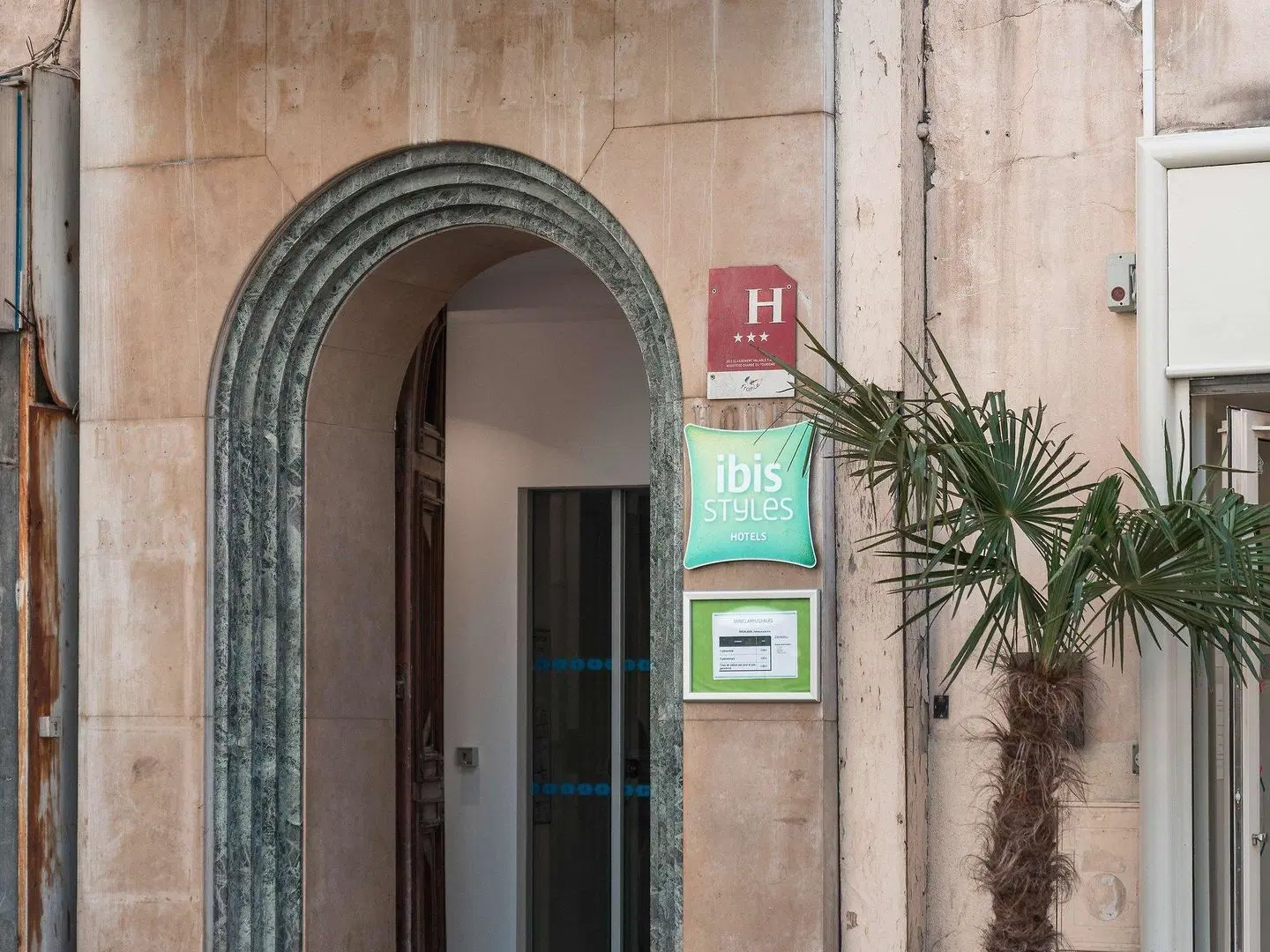 ibis Styles Marseille Vieux Port EXTERIOR