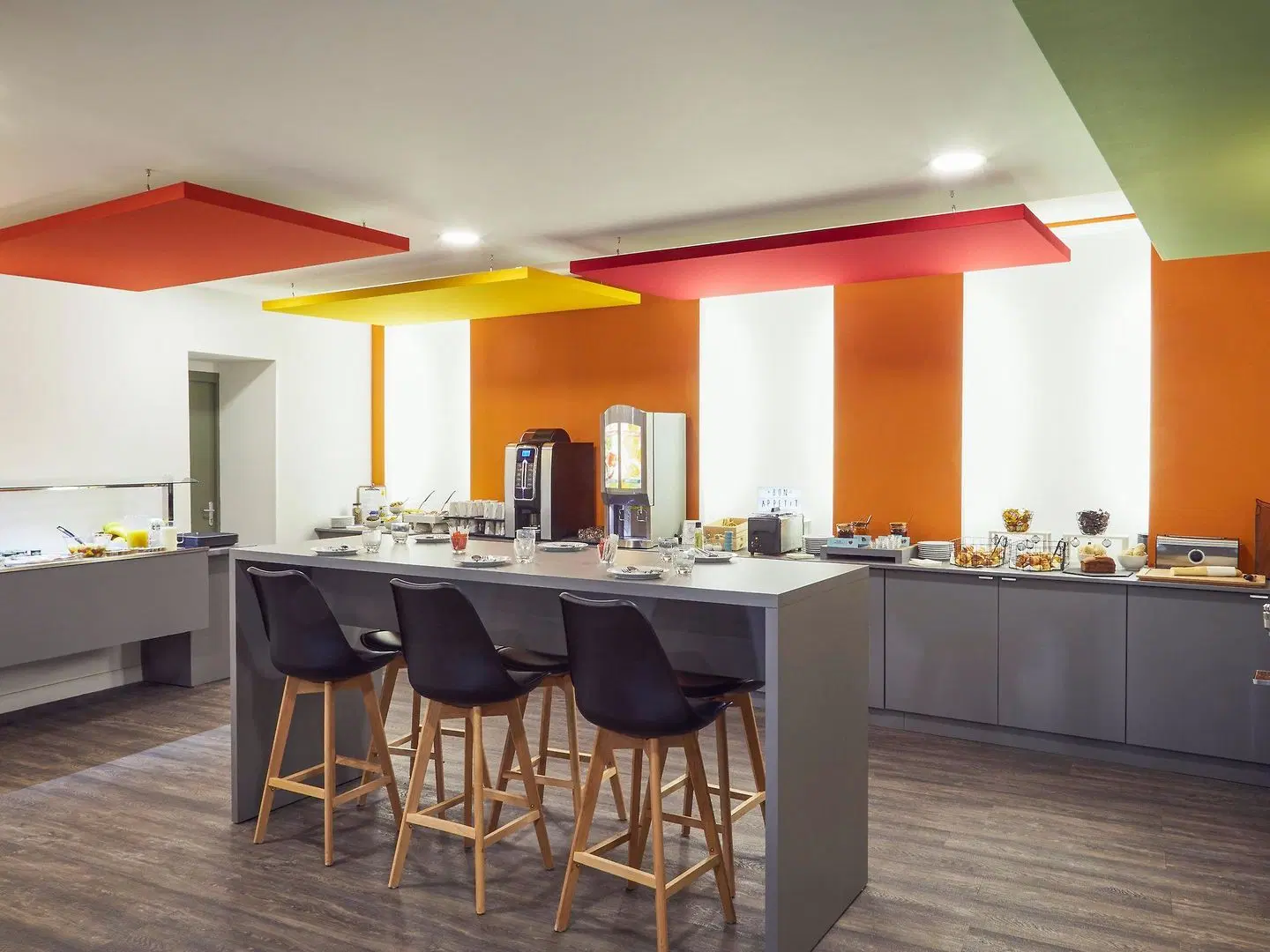 ibis Styles Marseille Vieux Port Bar