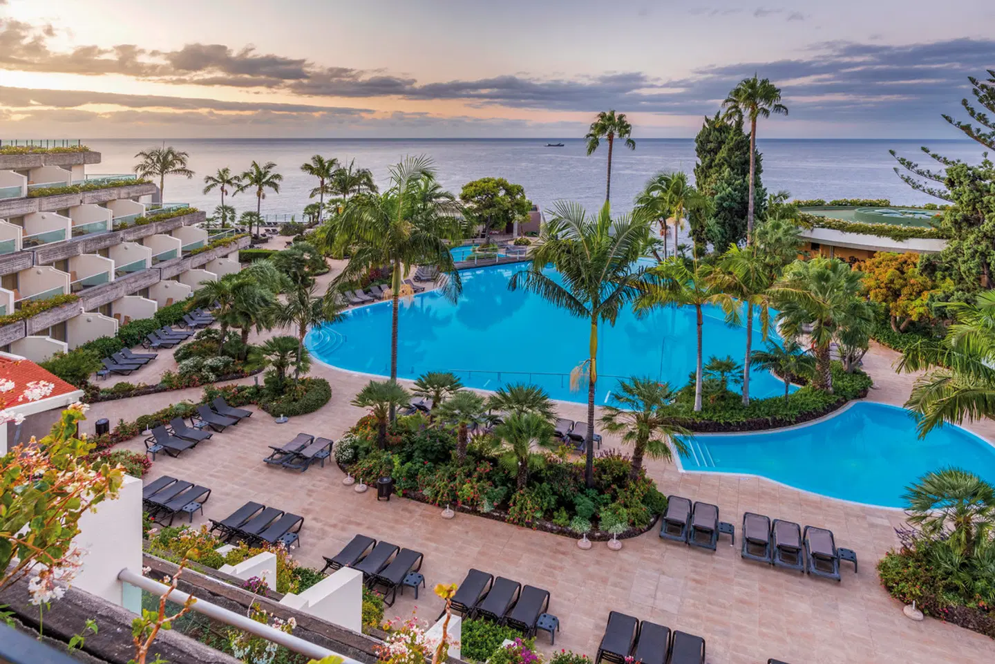 Pestana Carlton Madeira Premium Ocean Resort OUTDOOR_POOL