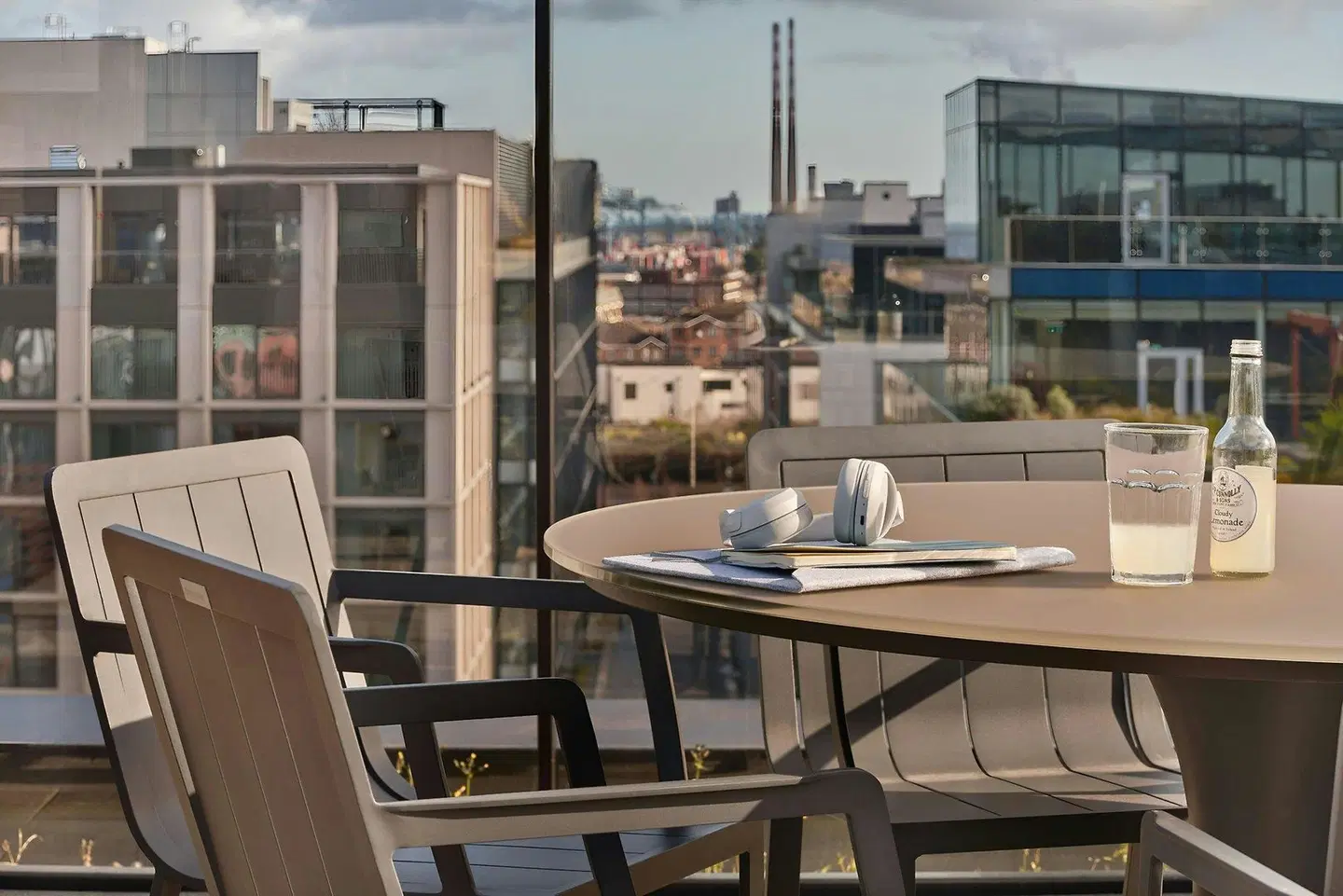 Sonder at Britain Quay Terrasse