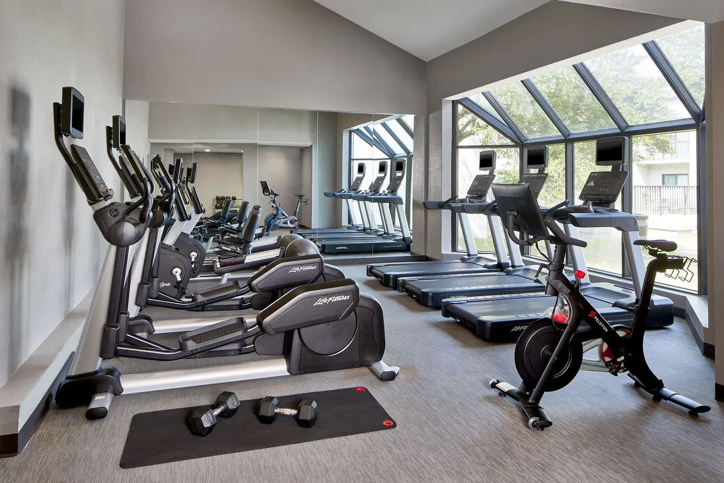 Courtyard by Marriott Memphis Airport SPORTS_AND_LEISURE
