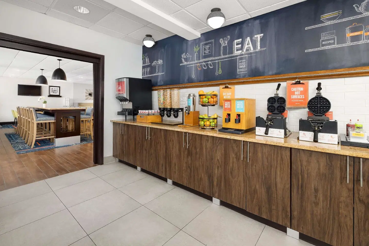 Hampton Inn Memphis-Walnut Grove/Baptist East Bar