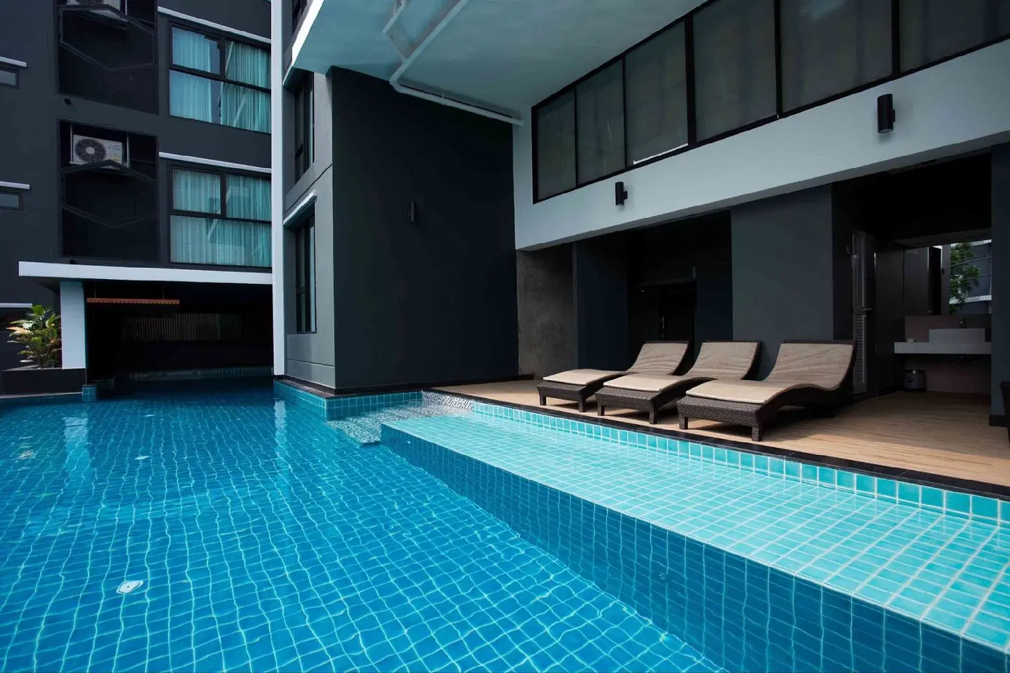 Iconic Hotel Chatuchak Hallenbad