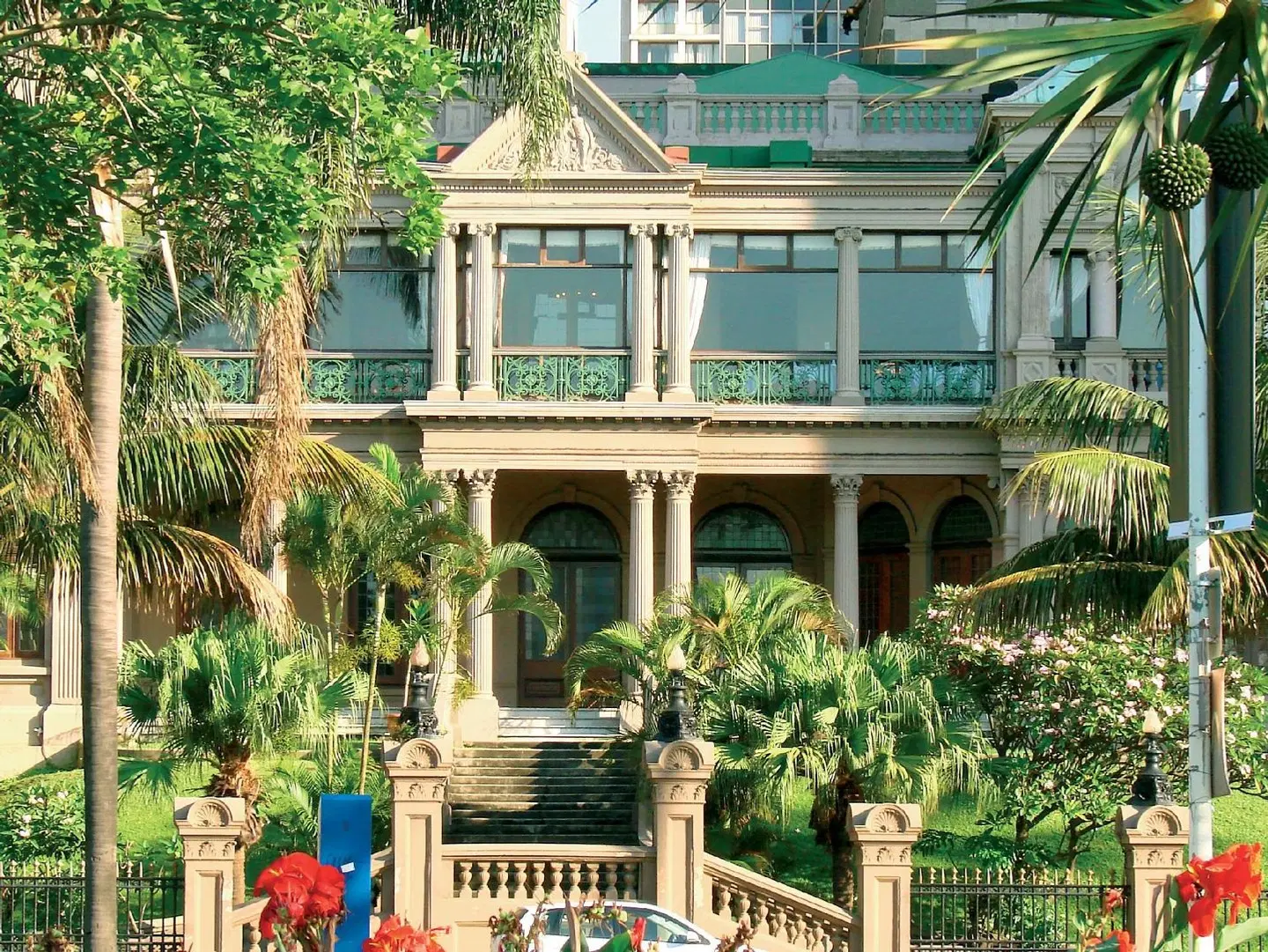 Durban Manor Hotel and Conference Centre EXTERIOR