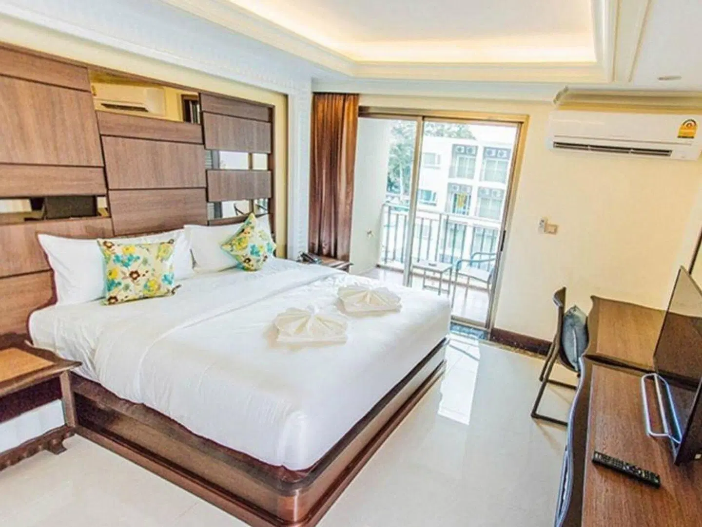 March Hotel ROOM_EXAMPLE