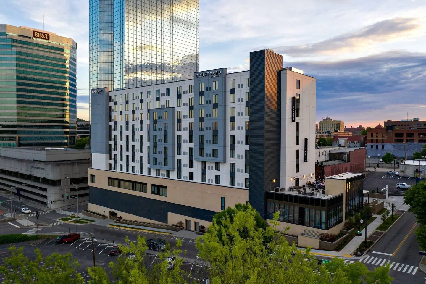 Courtyard by Marriott Knoxville Downtown EXTERIOR