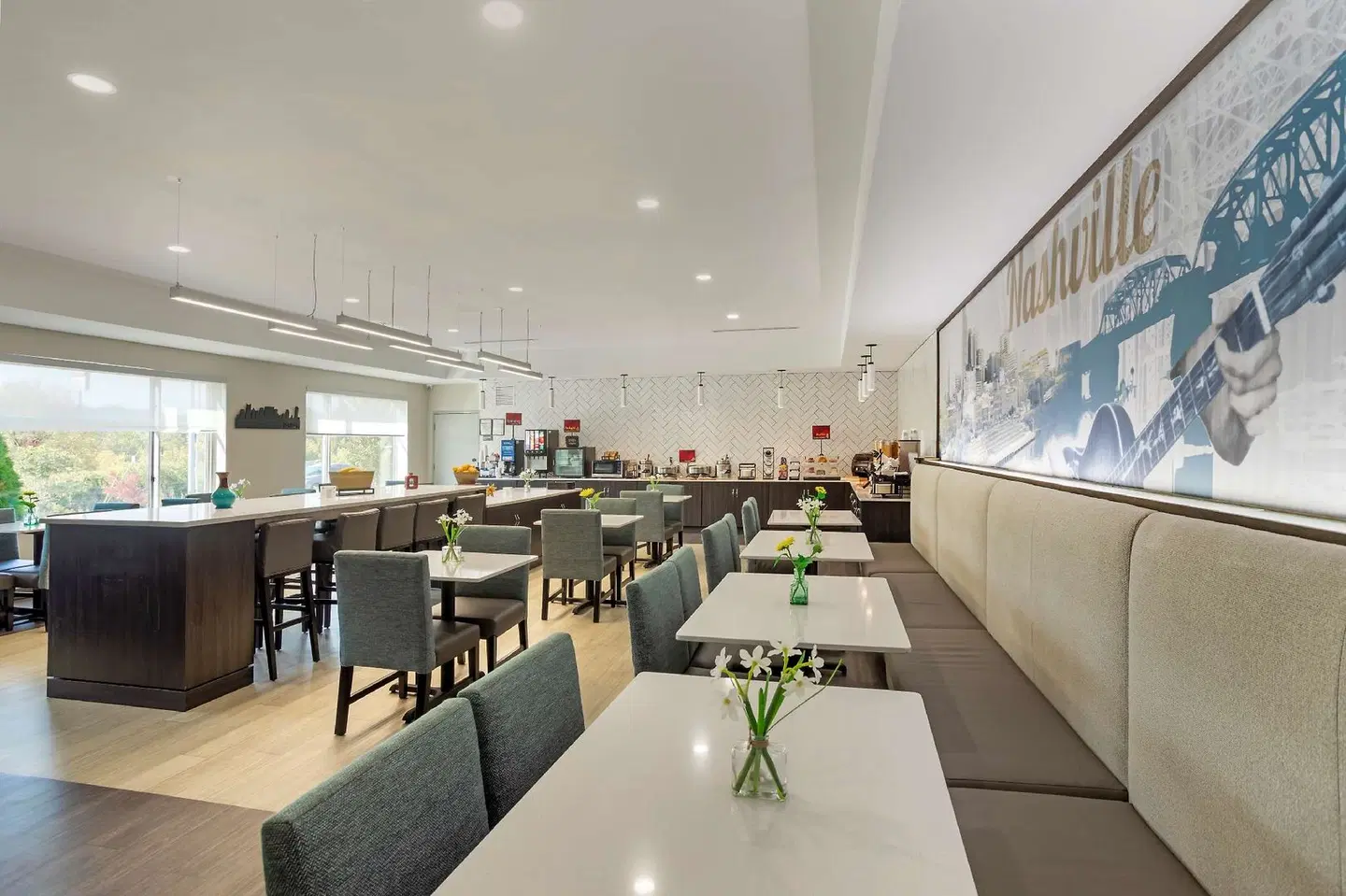 Best Western Plus Executive Residency Antioch Inn Bar