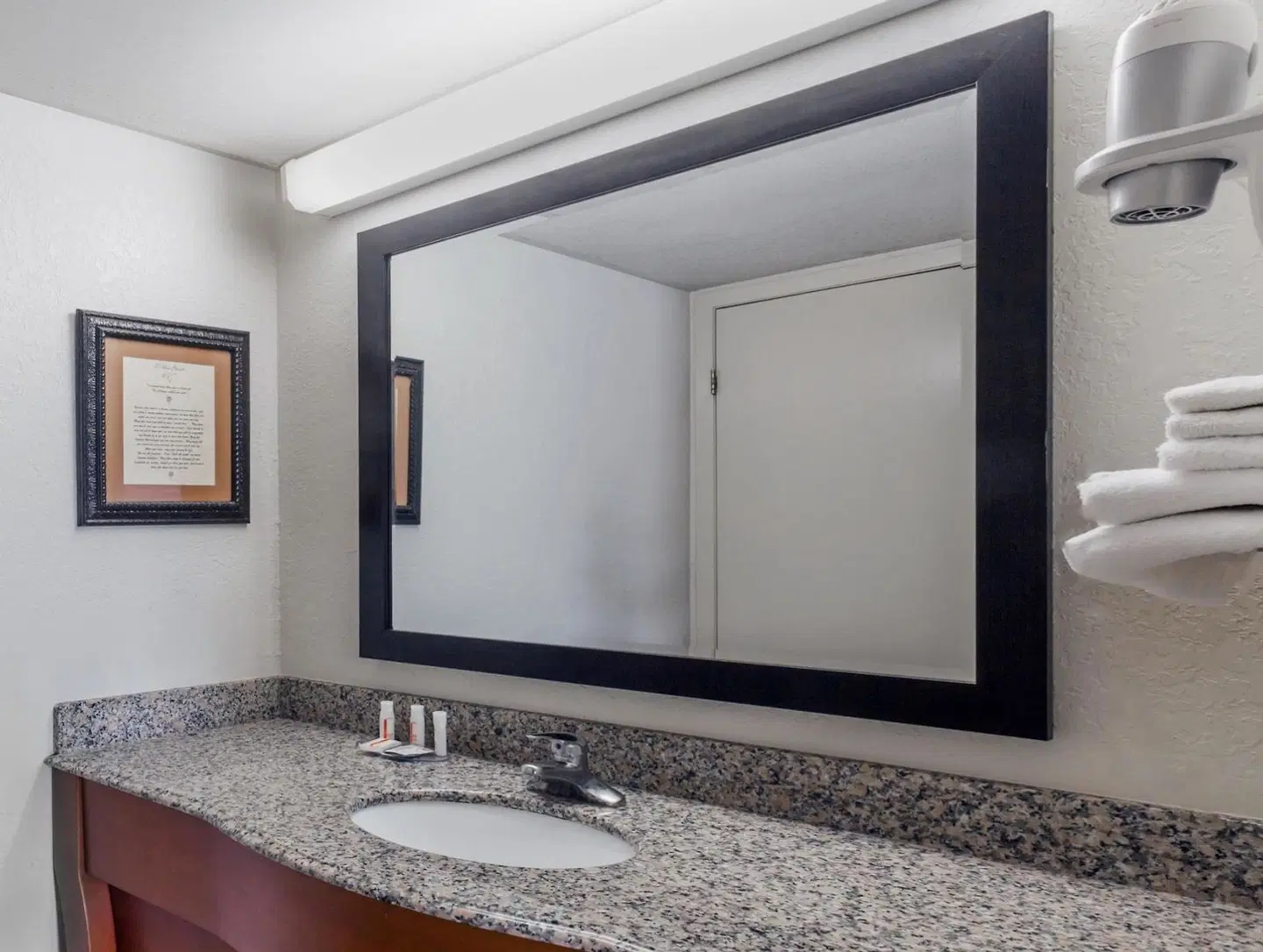 Baymont Inn & Suites Pigeon Forge Badezimmer