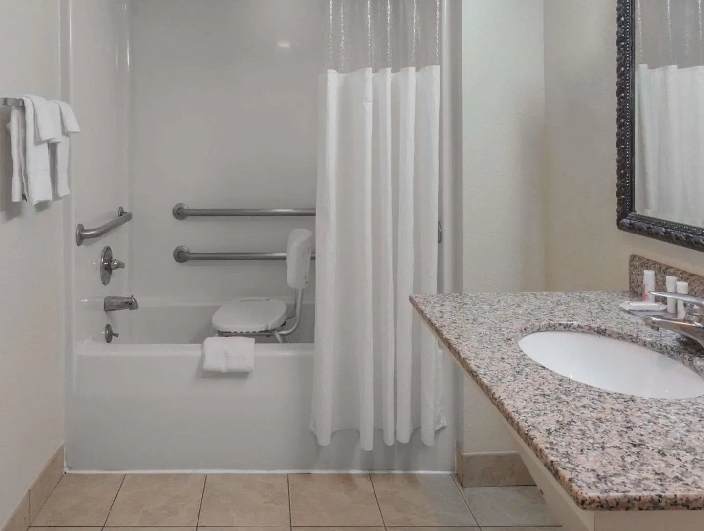 Baymont Inn & Suites Pigeon Forge Badezimmer