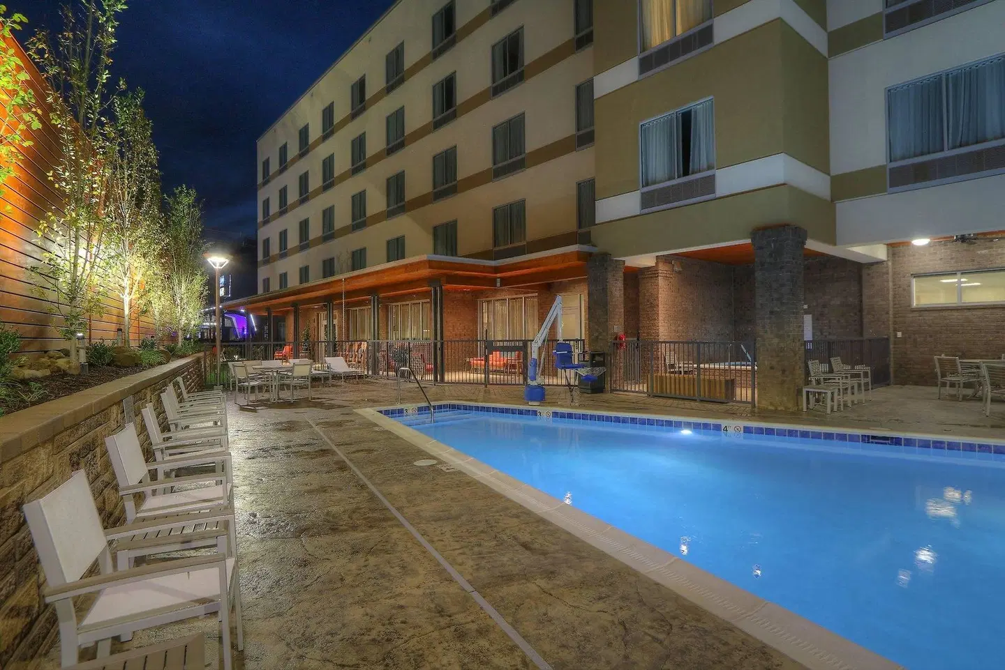 Fairfield Inn & Suites by Marriott Gatlinburg Downtown OUTDOOR_POOL