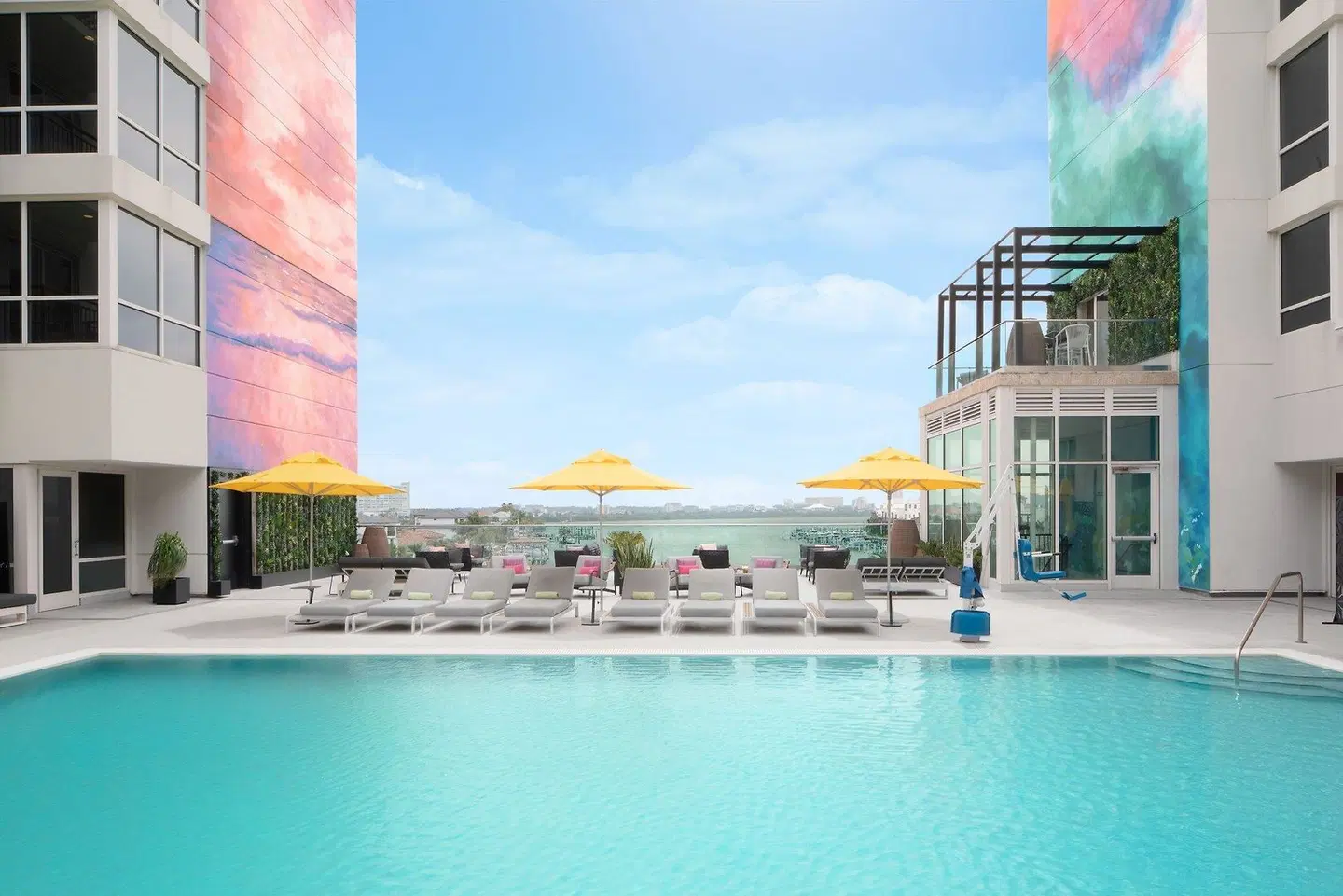 SpringHill Suites by Marriott Clearwater Beach OUTDOOR_POOL