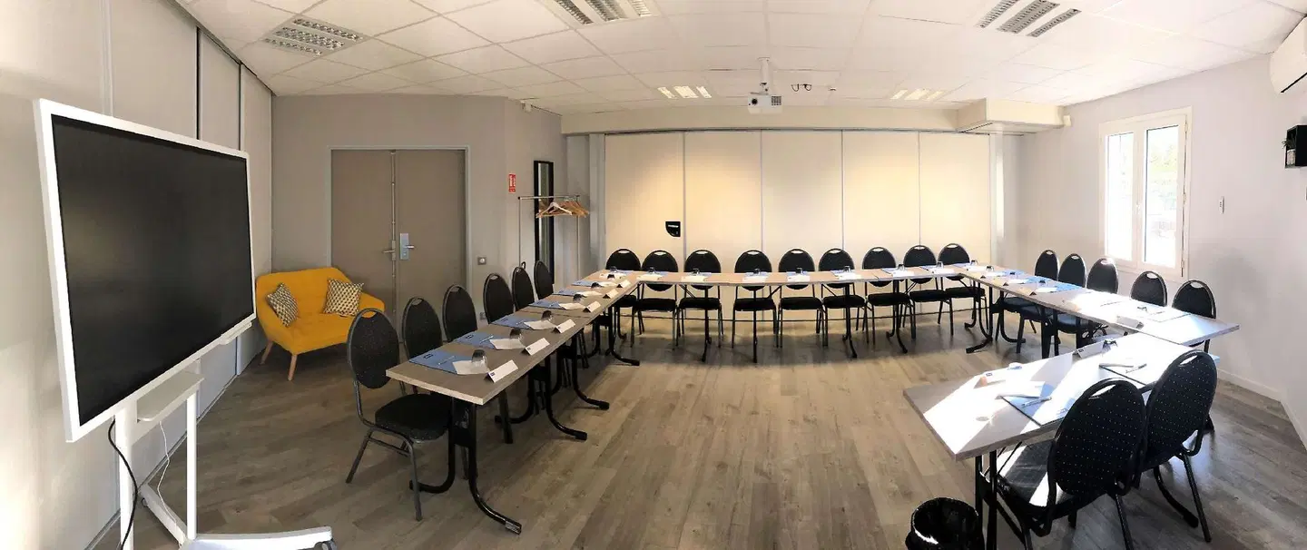 Kyriad Lyon Est - Bron Eurexpo Le Cottage Konferenz