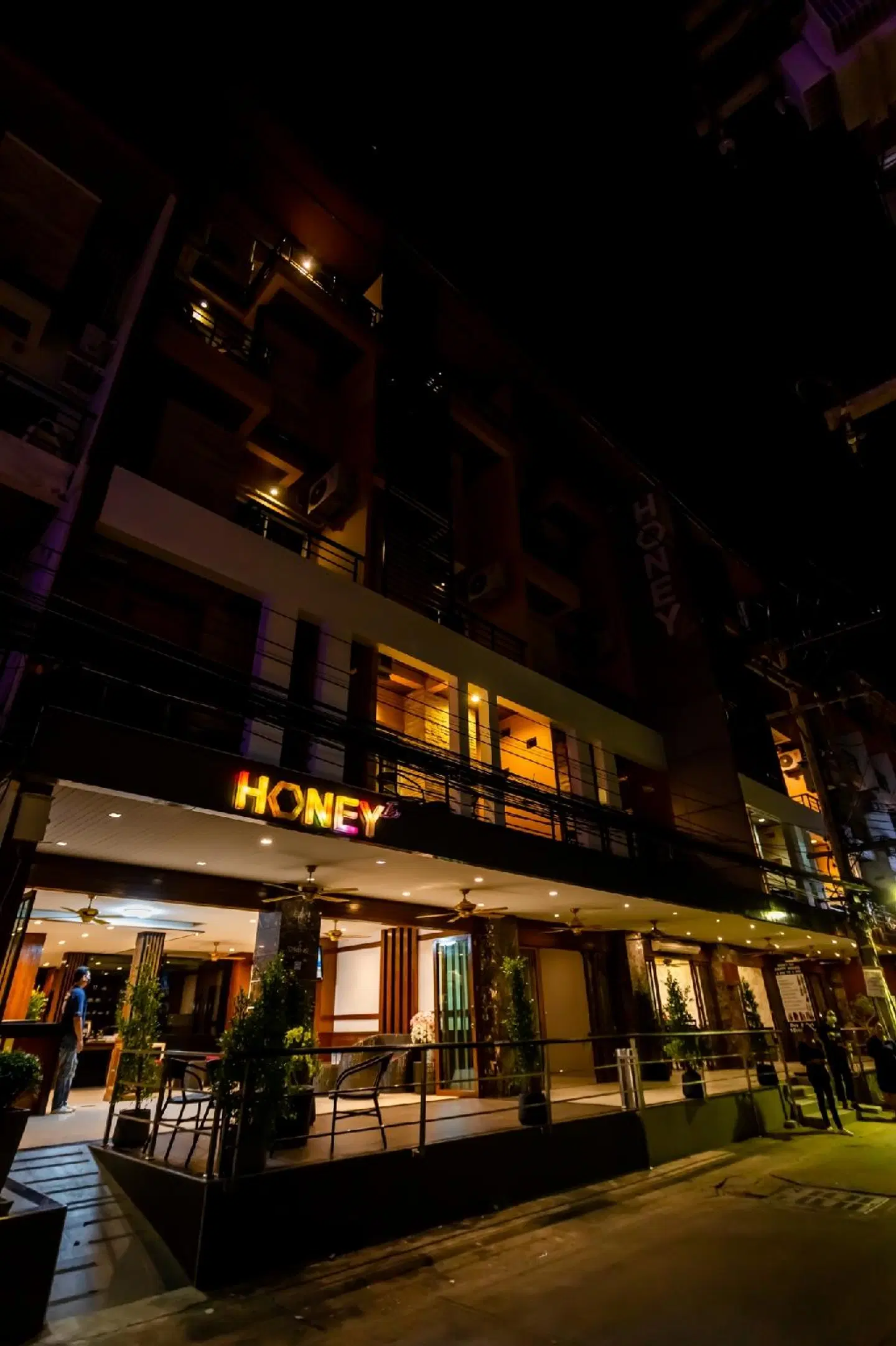 Honey Inn EXTERIOR